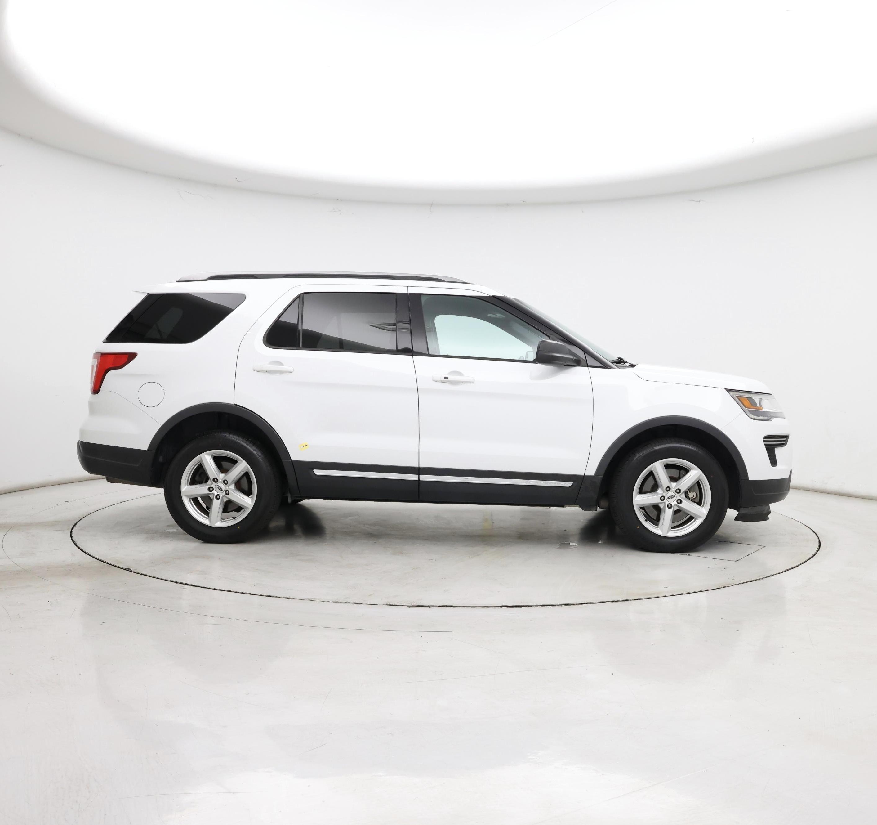 Thumbnail: 2018 Ford Explorer - 7