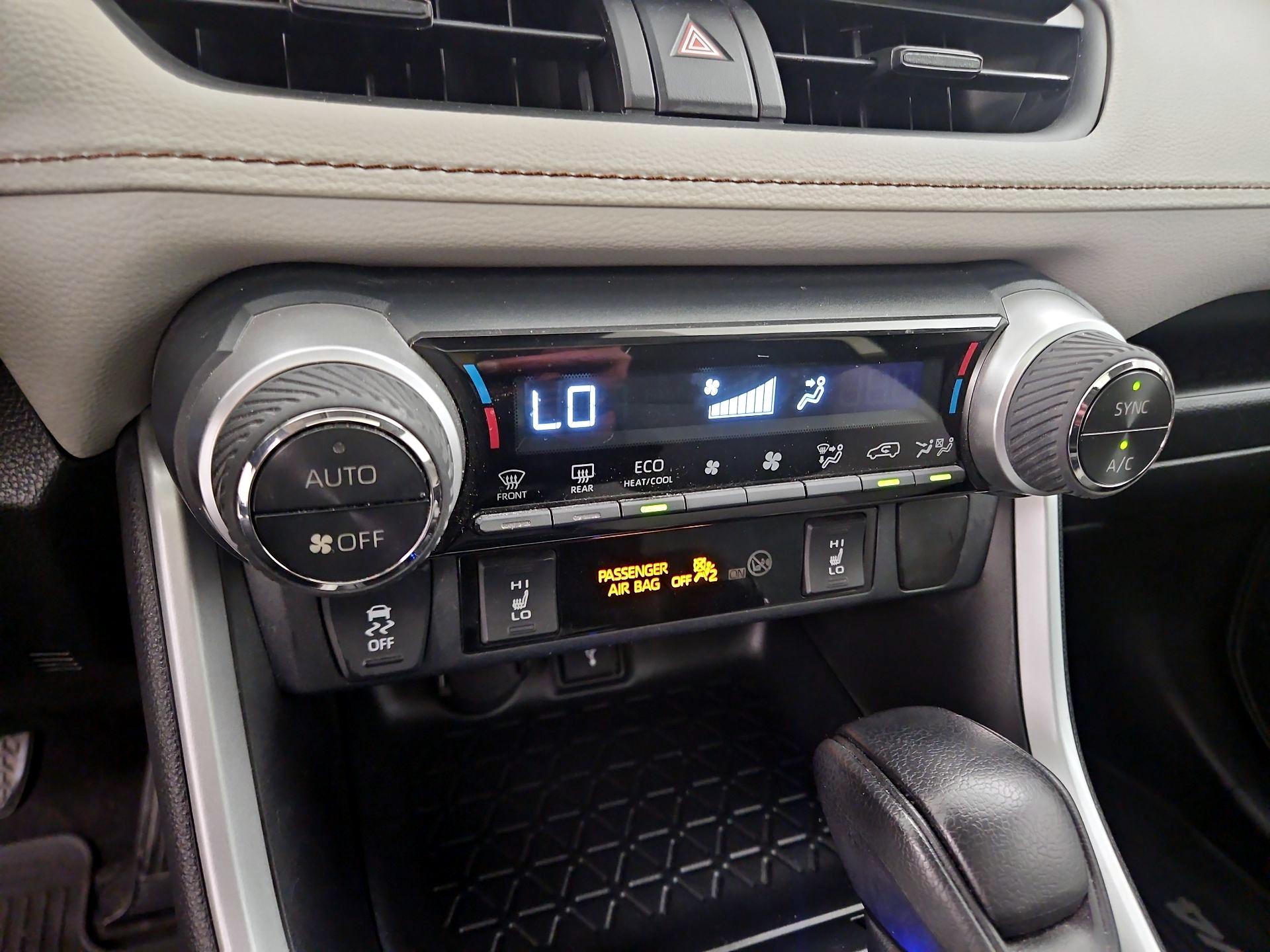 Thumbnail: 2020 Toyota RAV4 - 16