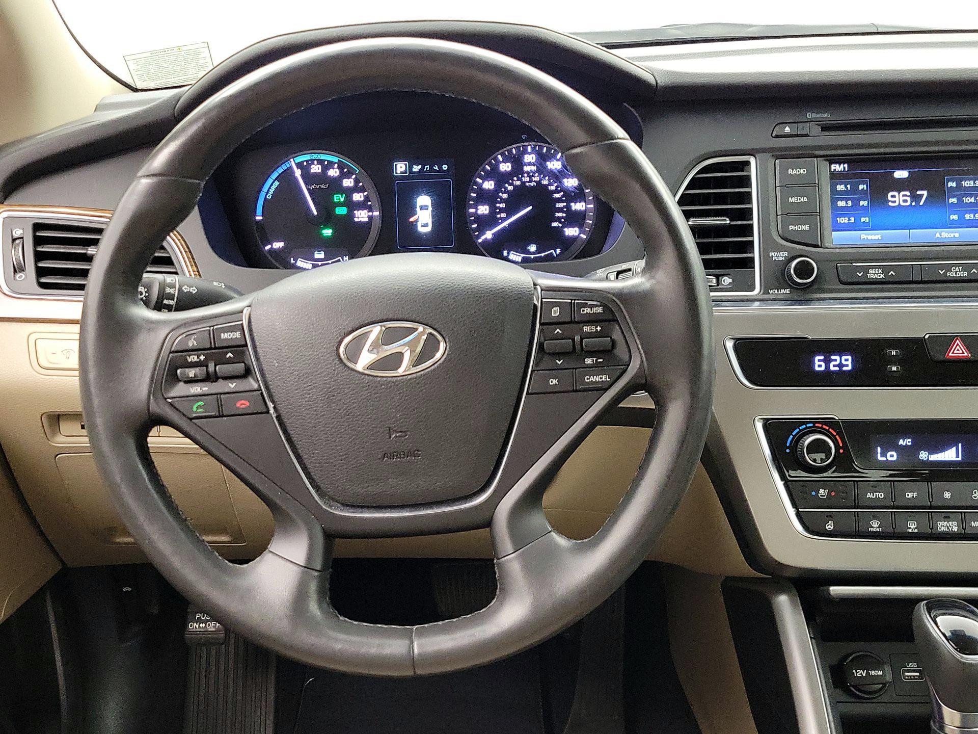 Thumbnail: 2016 Hyundai Sonata - 10