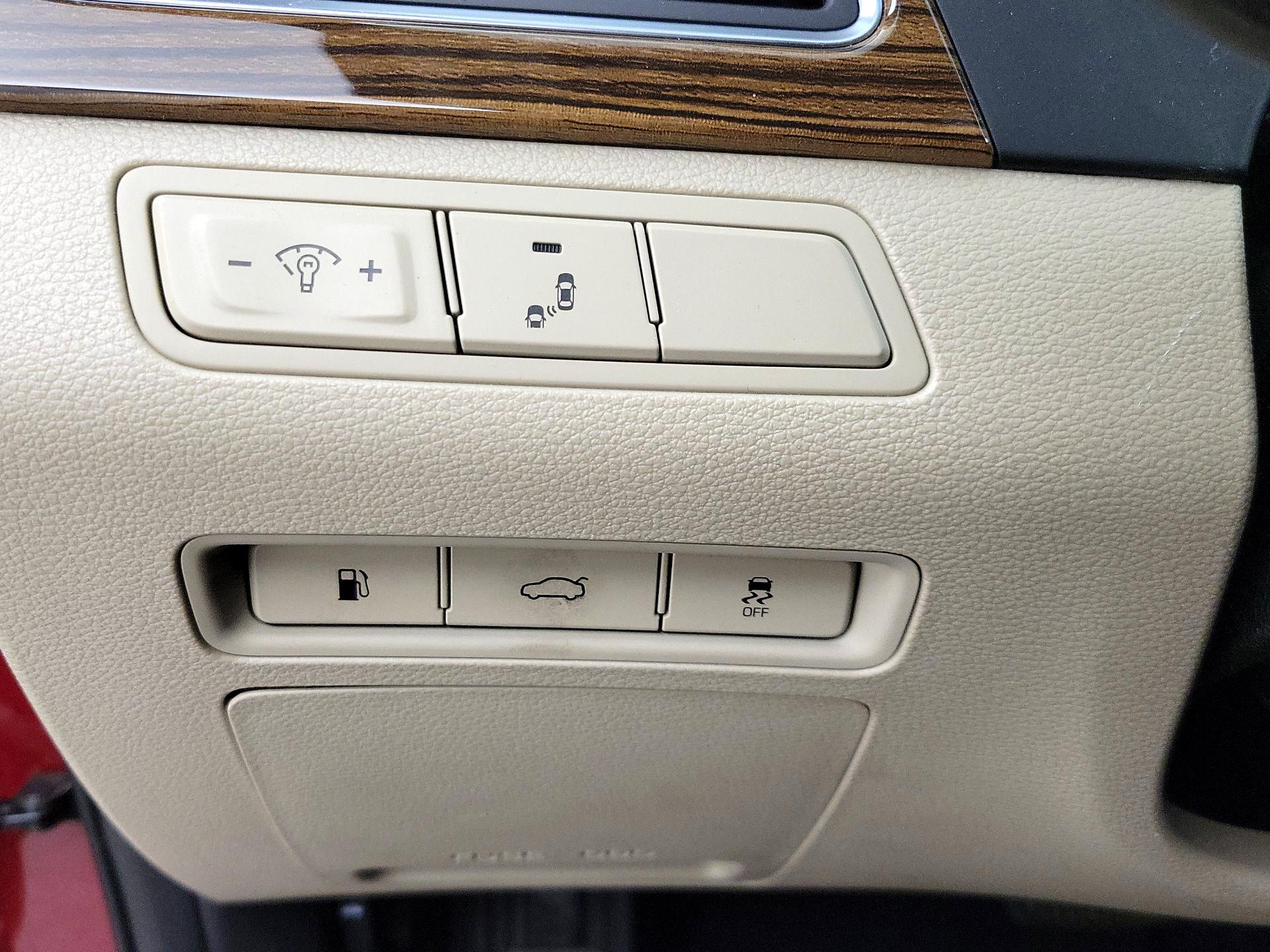 Thumbnail: 2016 Hyundai Sonata - 13