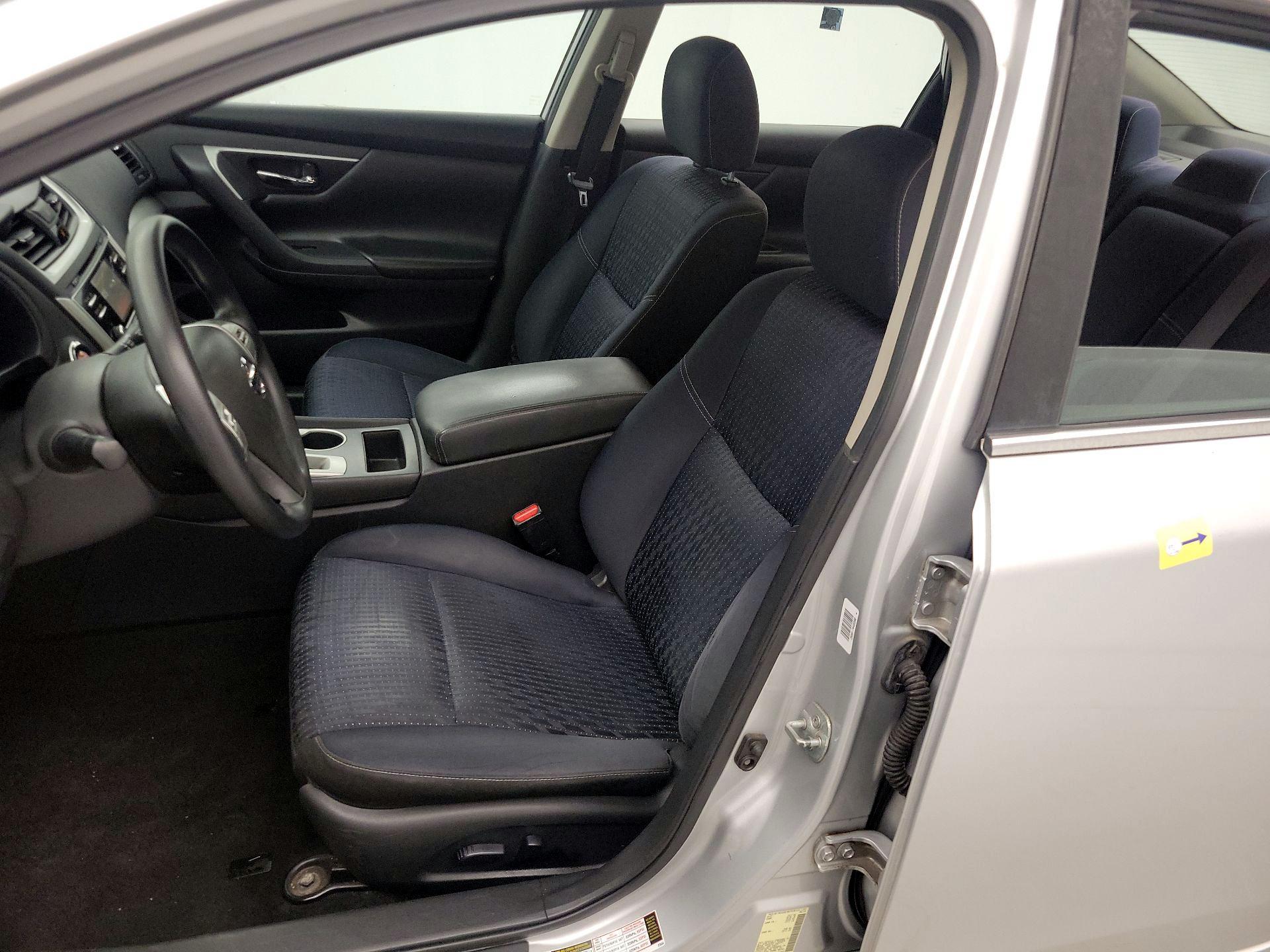 Thumbnail: 2016 Nissan Altima - 11
