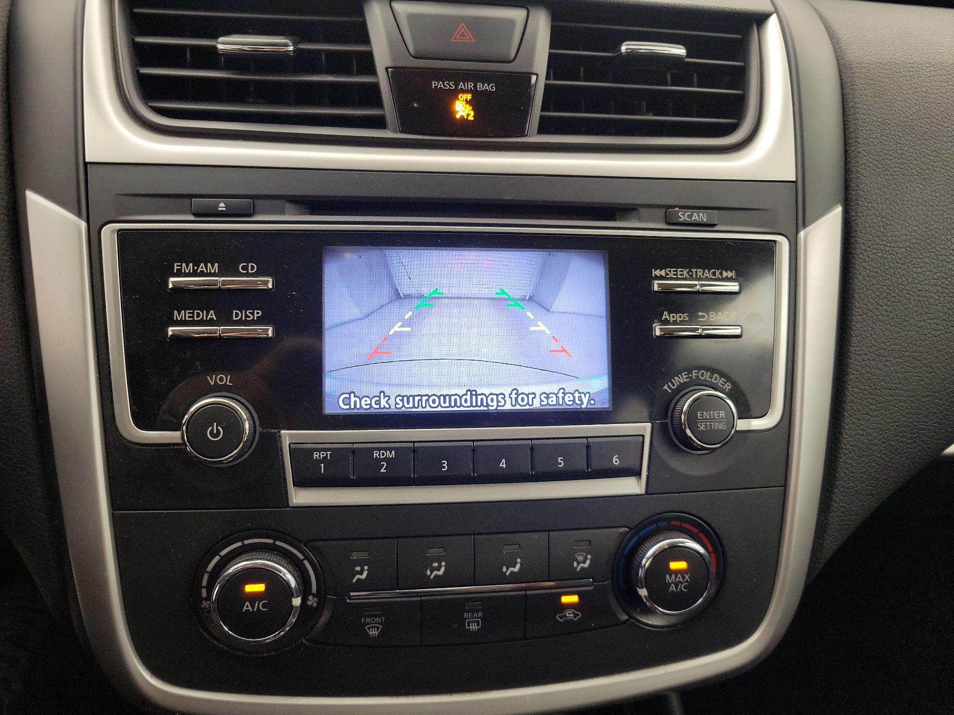 Thumbnail: 2016 Nissan Altima - 14