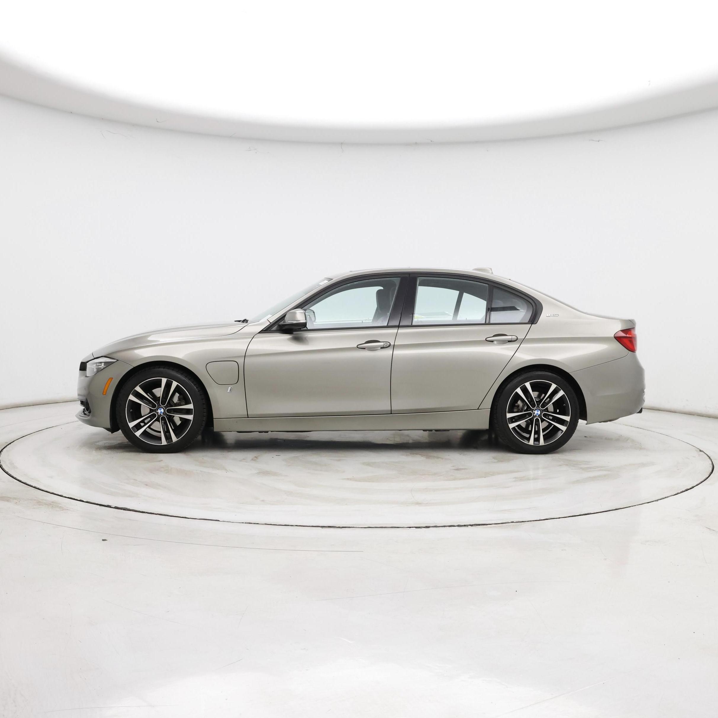 Thumbnail: 2018 BMW 3 Series - 3