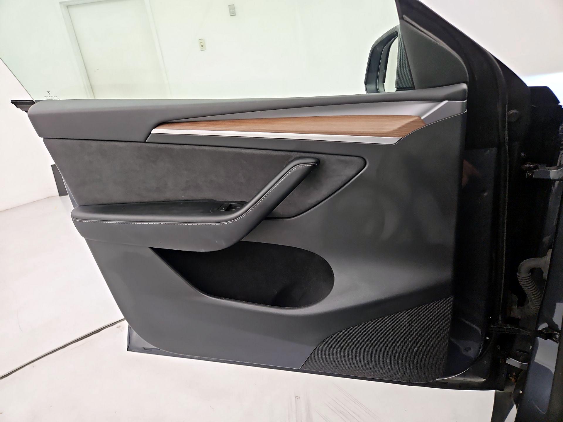 Thumbnail: 2023 Tesla Model Y - 12