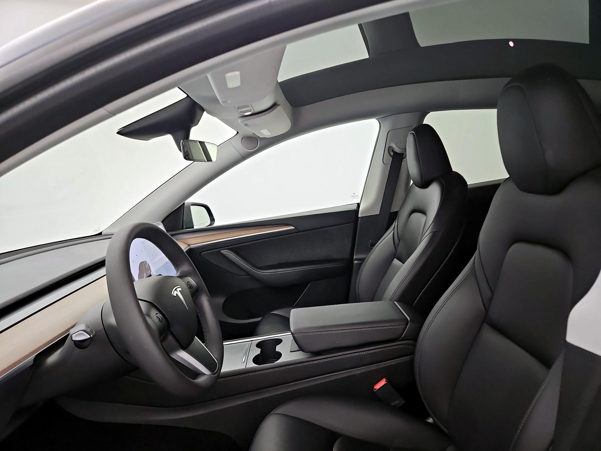 Thumbnail: 2023 Tesla Model Y - 18