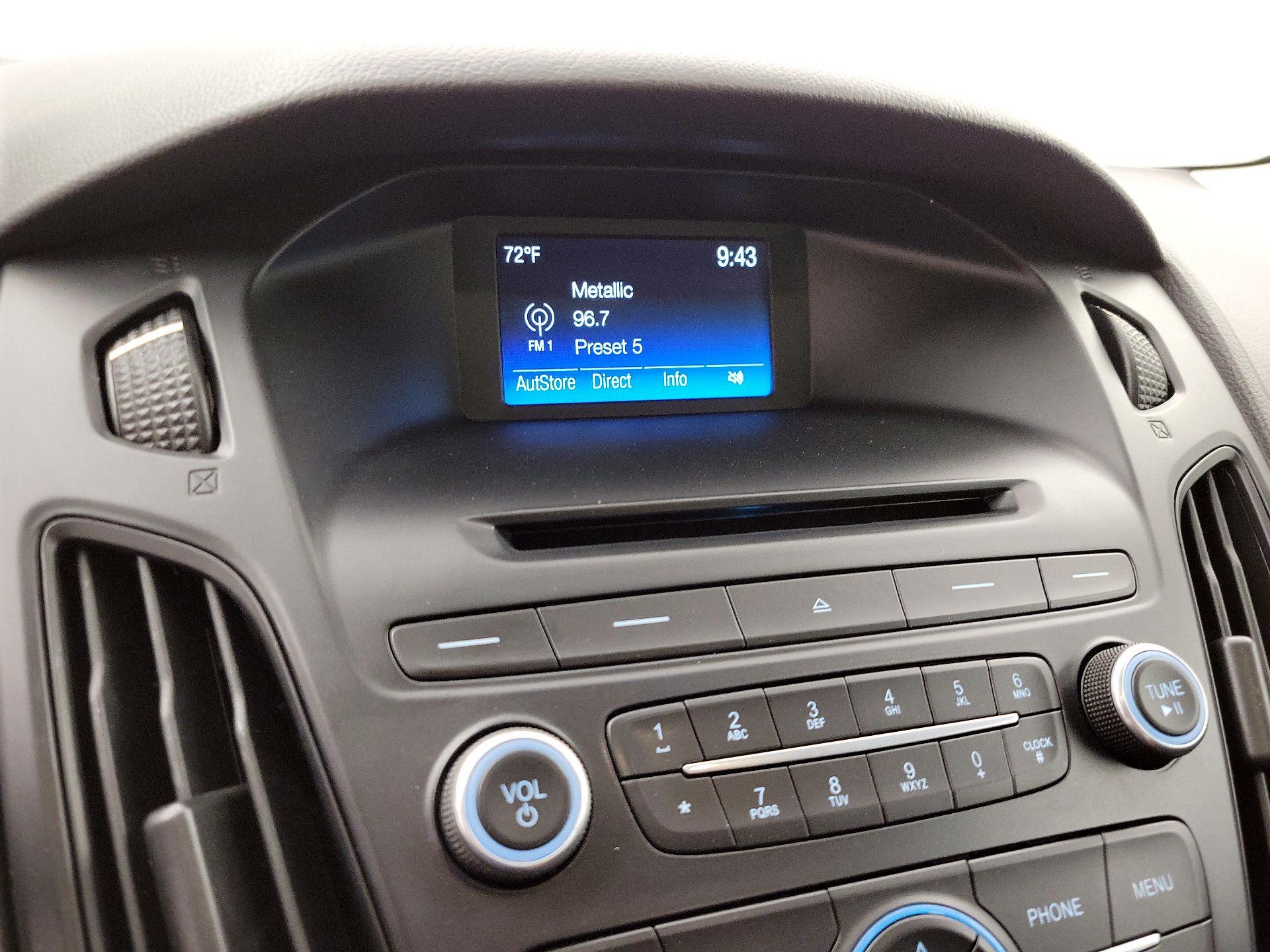 Thumbnail: 2015 Ford Focus - 15