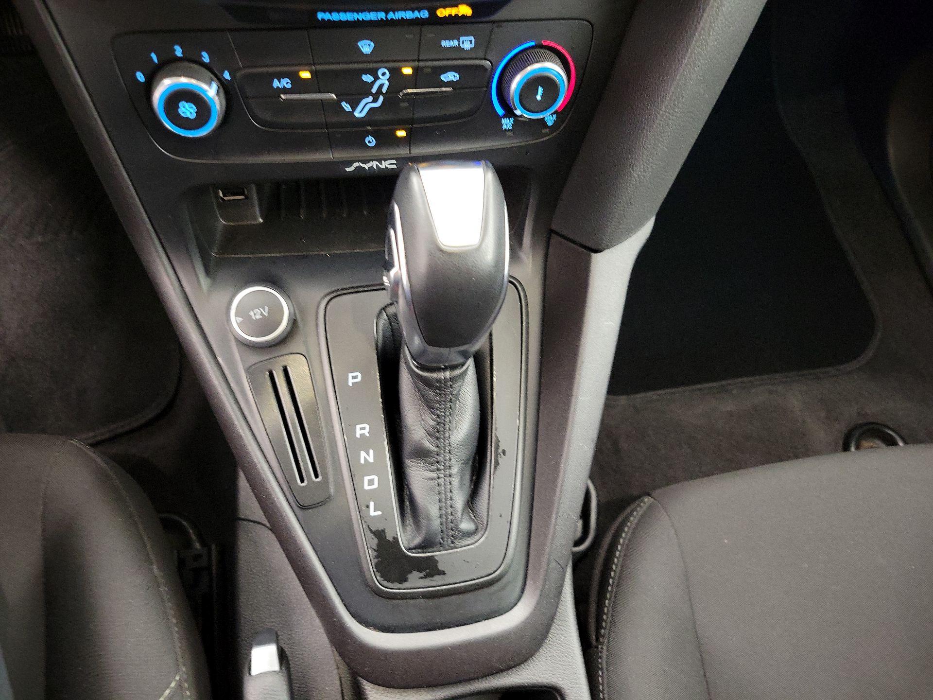 Thumbnail: 2015 Ford Focus - 17