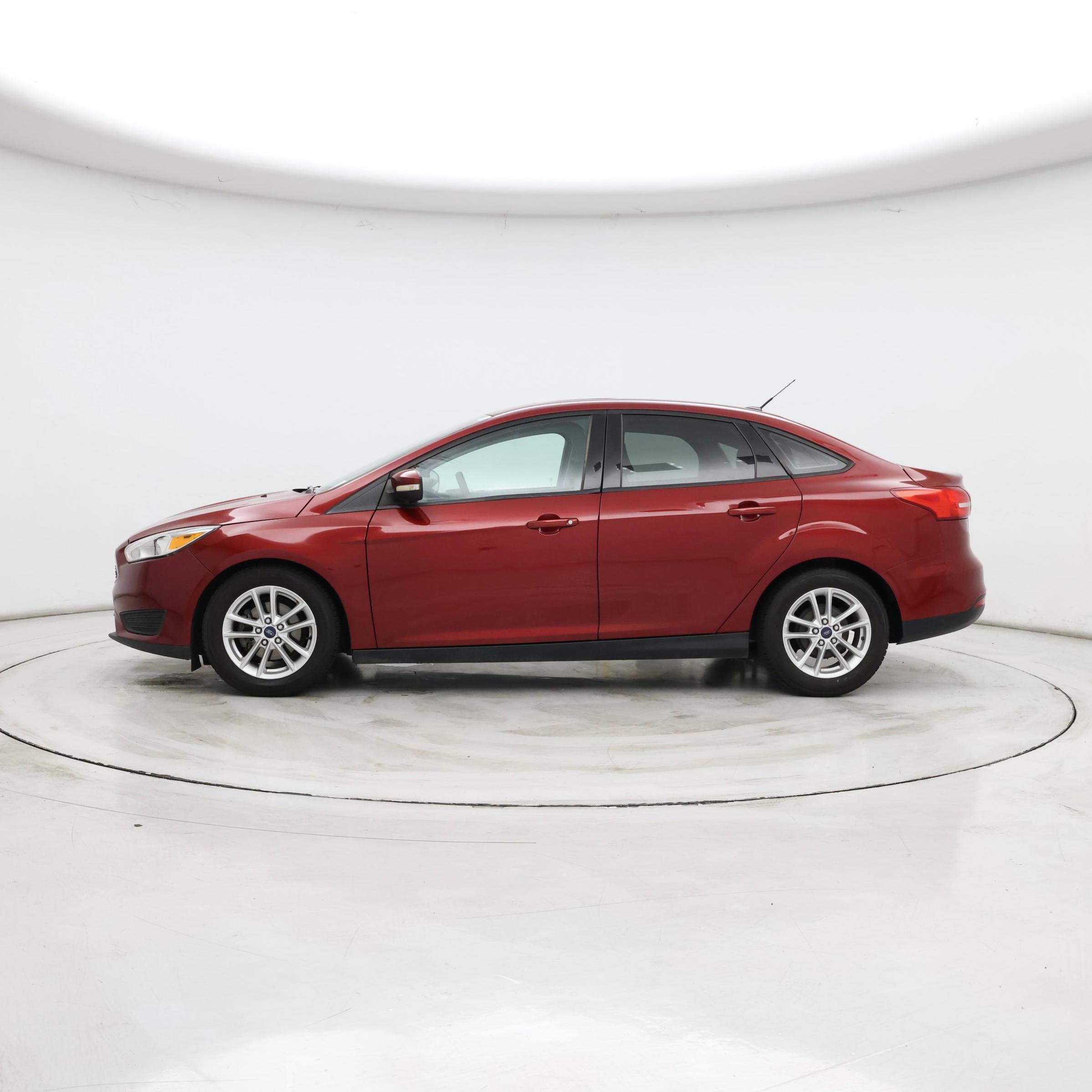 Thumbnail: 2015 Ford Focus - 3