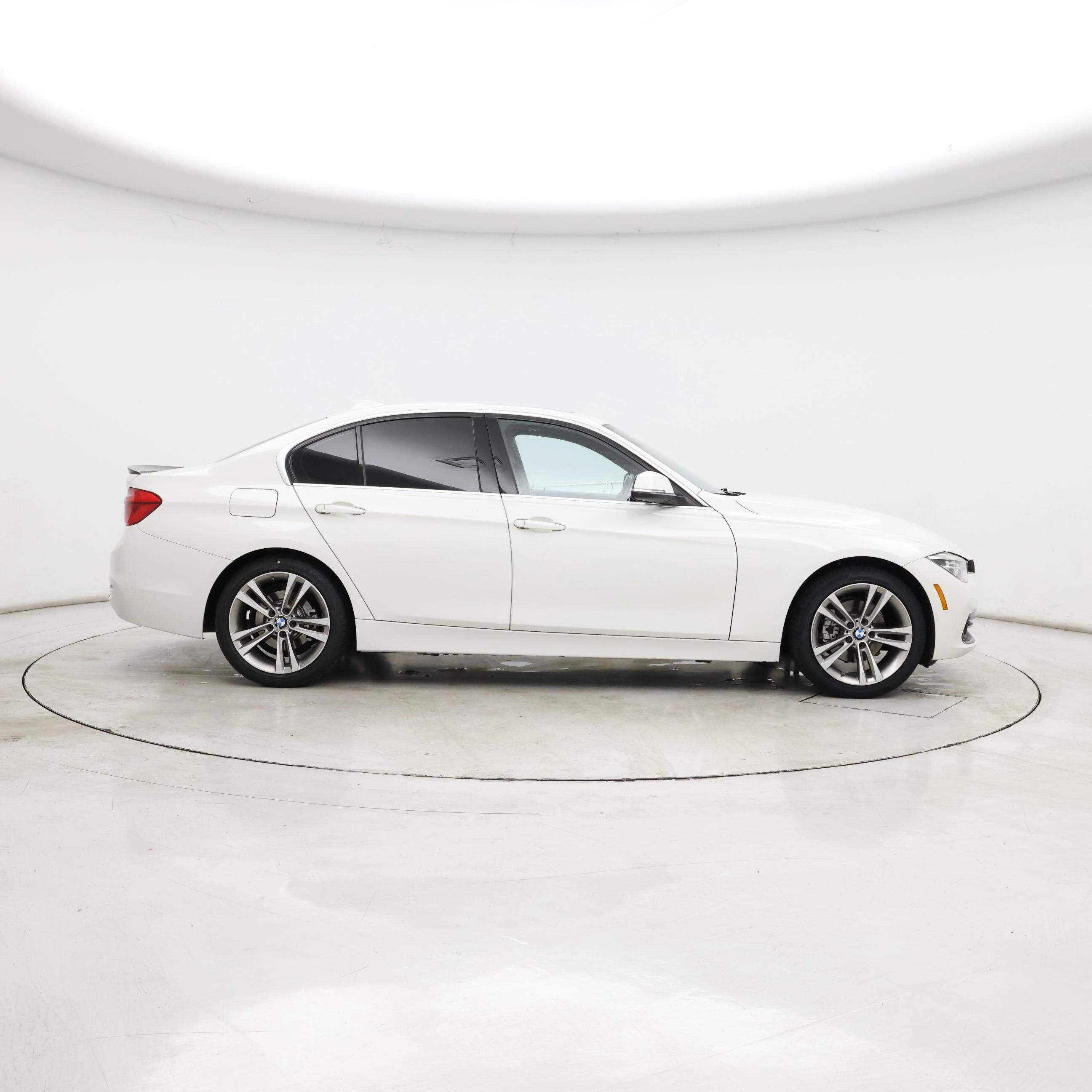 Thumbnail: 2018 BMW 3 Series - 7