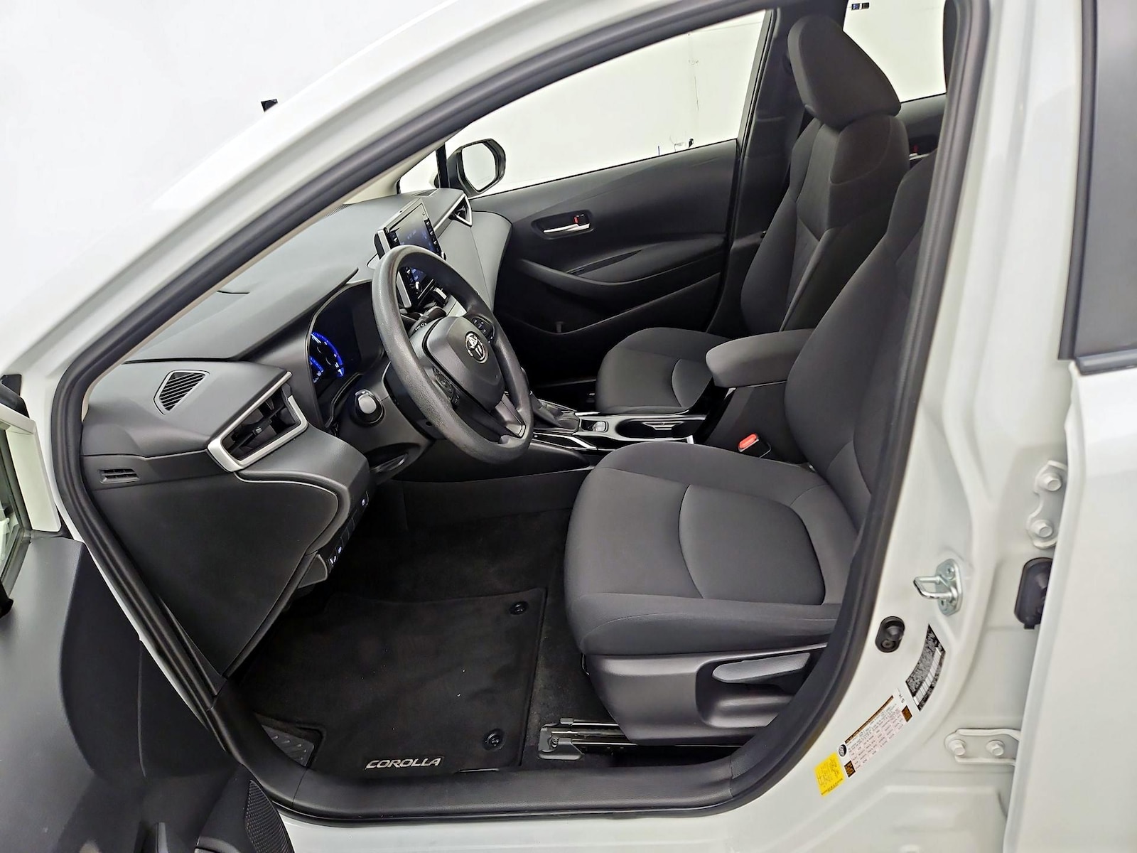 2021 Toyota Corolla LE - Photo 12