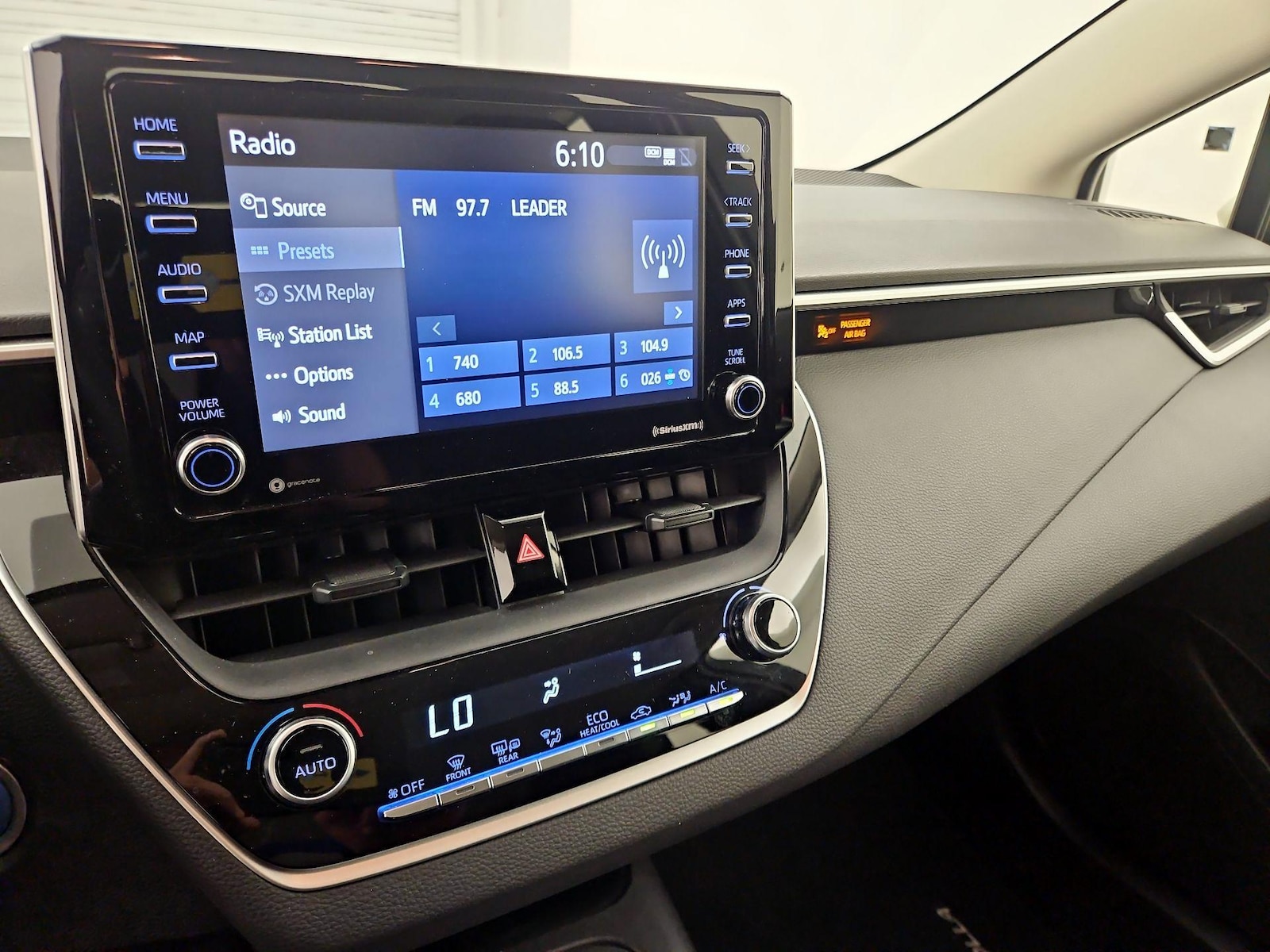 2021 Toyota Corolla LE - Photo 16