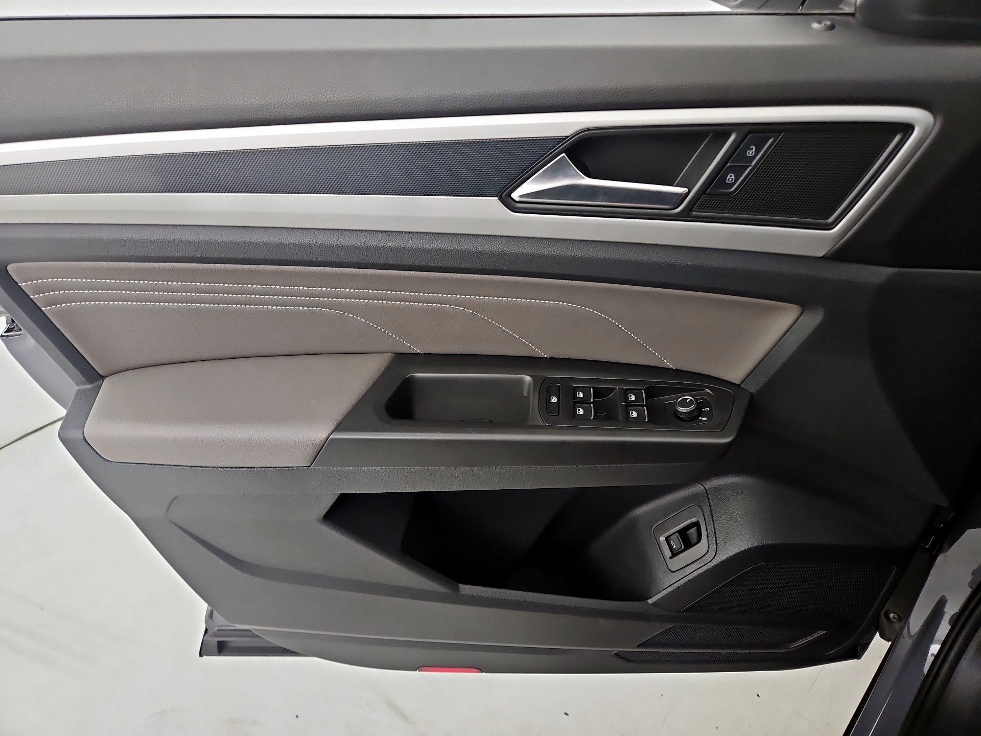 Thumbnail: 2022 Volkswagen Atlas - 12