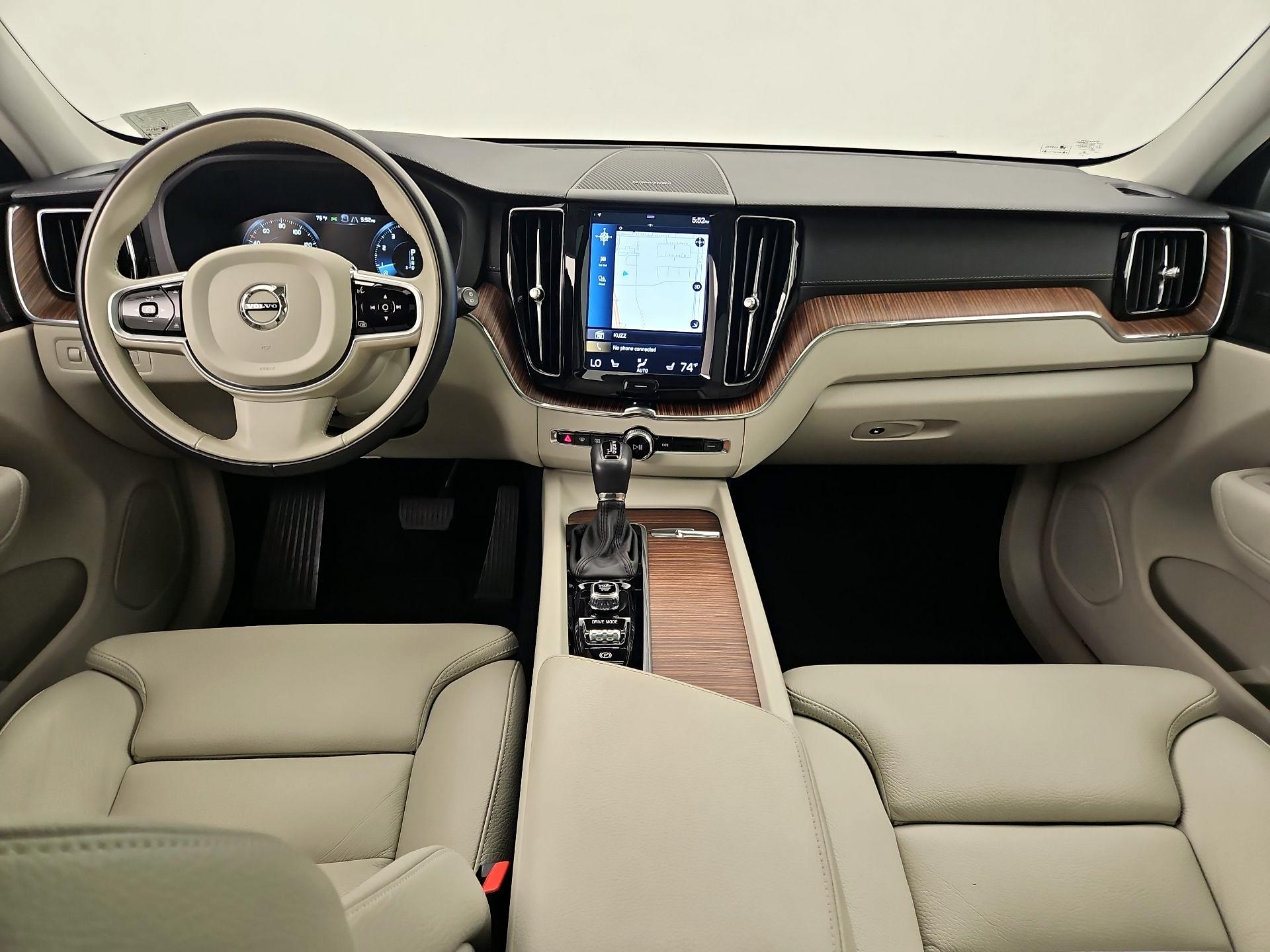 Thumbnail: 2020 Volvo XC60 - 9