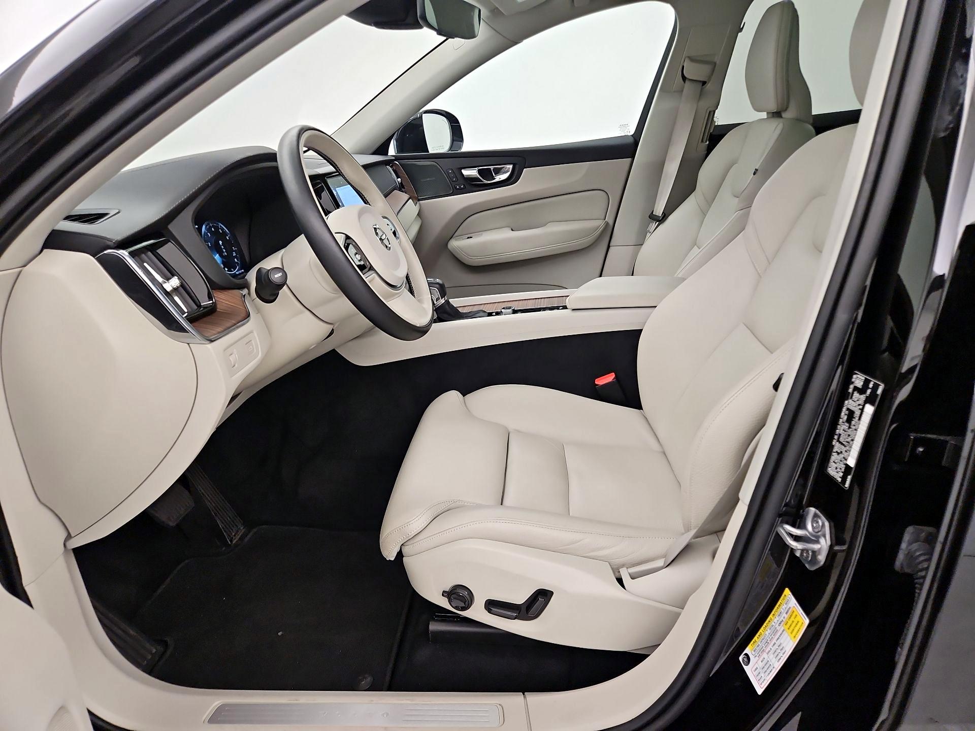Thumbnail: 2020 Volvo XC60 - 11