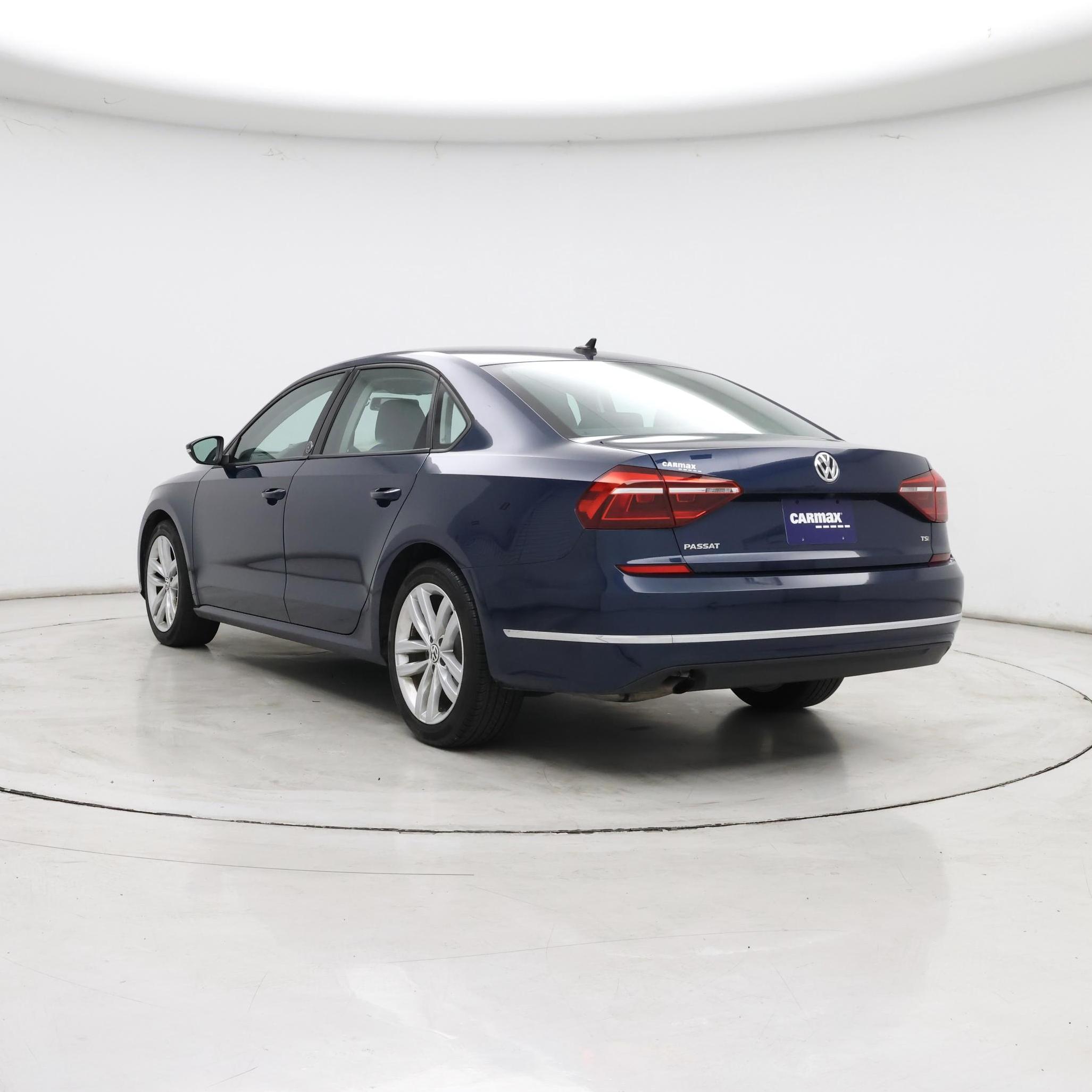 Thumbnail: 2019 Volkswagen Passat - 2