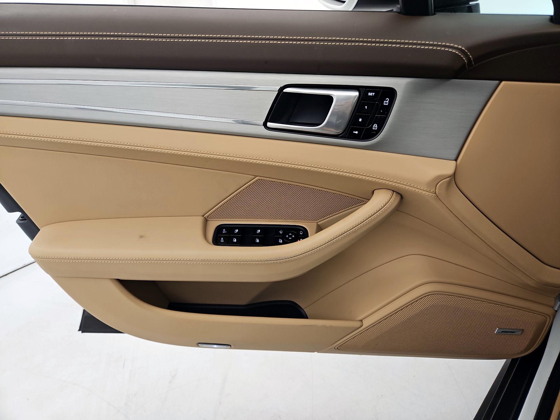 Thumbnail: 2020 Porsche Panamera - 12