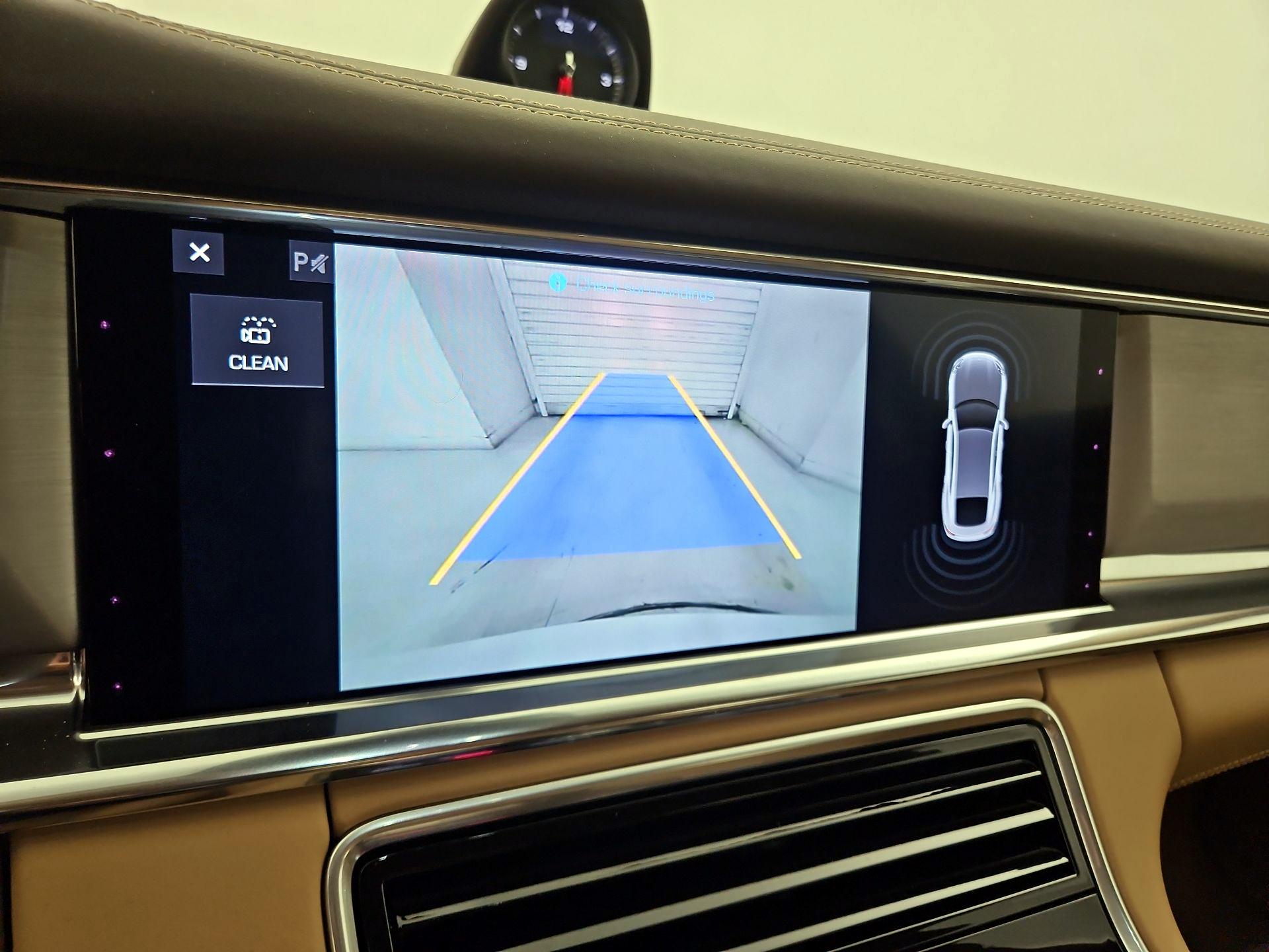 Thumbnail: 2020 Porsche Panamera - 15