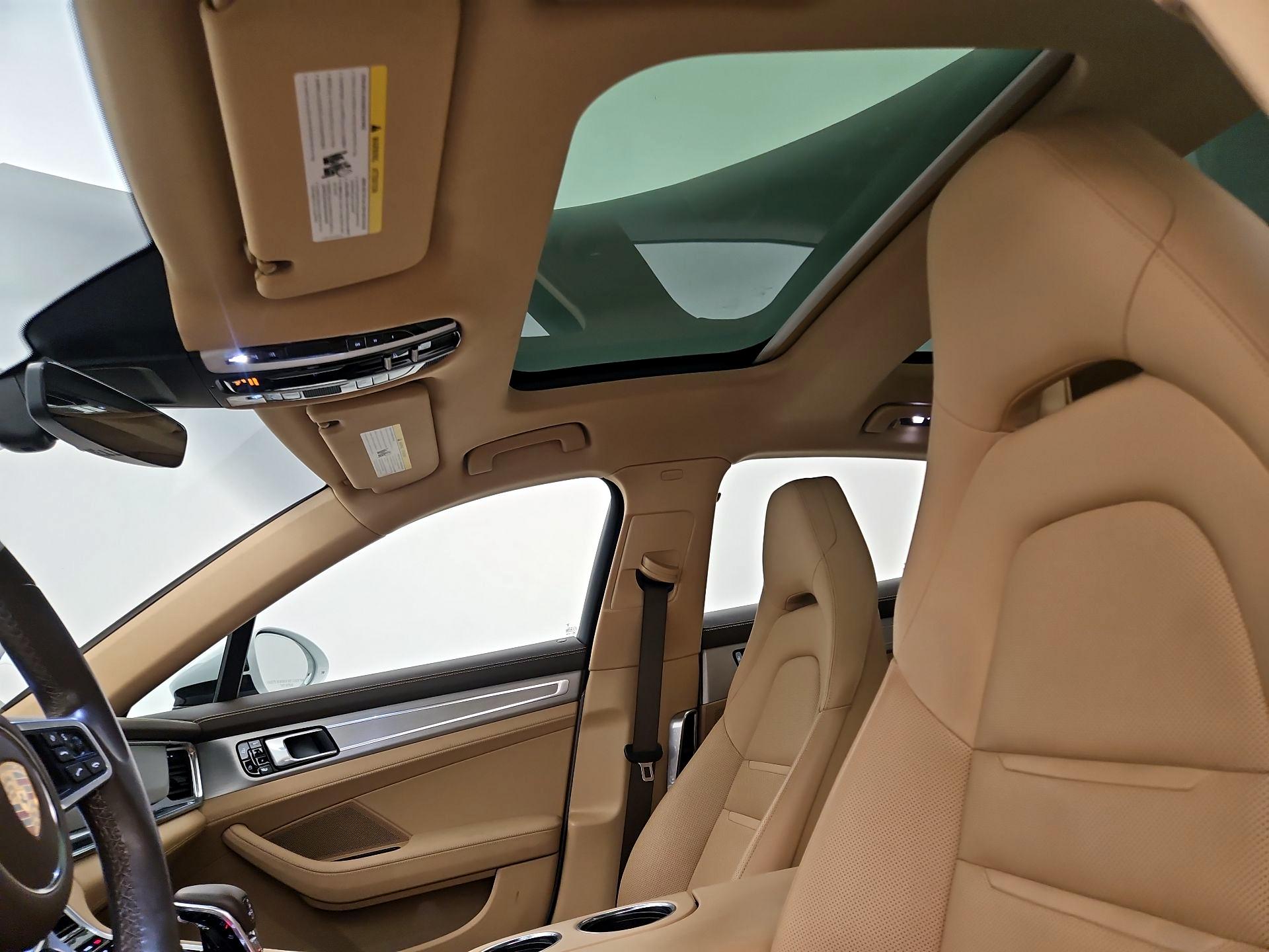 Thumbnail: 2020 Porsche Panamera - 20