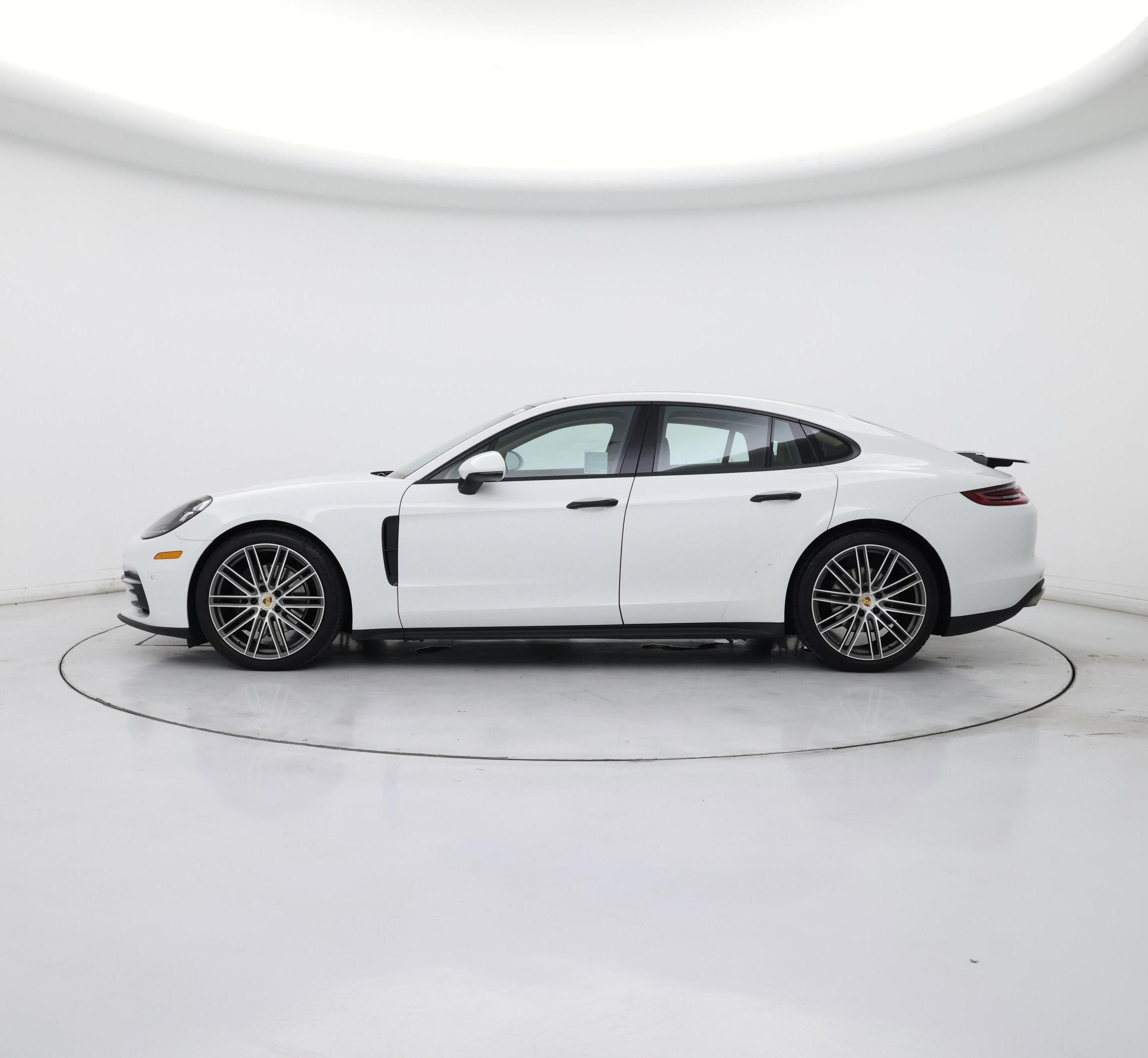 Thumbnail: 2020 Porsche Panamera - 3