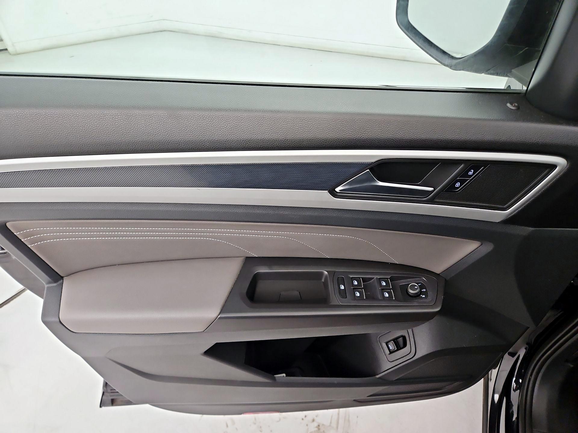 Thumbnail: 2022 Volkswagen Atlas - 12