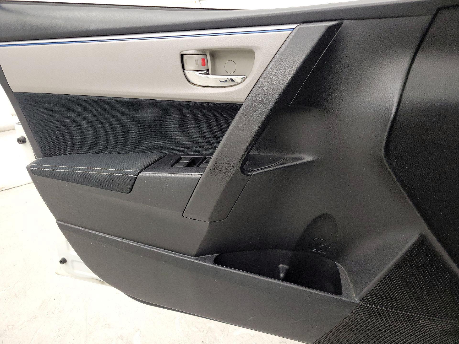 Thumbnail: 2014 Toyota Corolla - 12