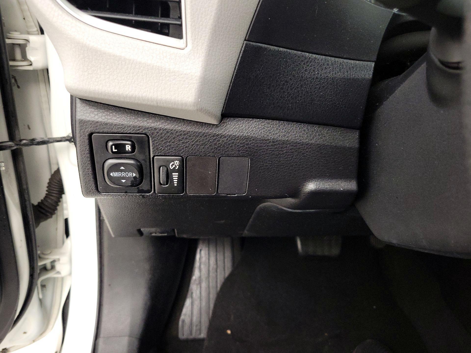 Thumbnail: 2014 Toyota Corolla - 13