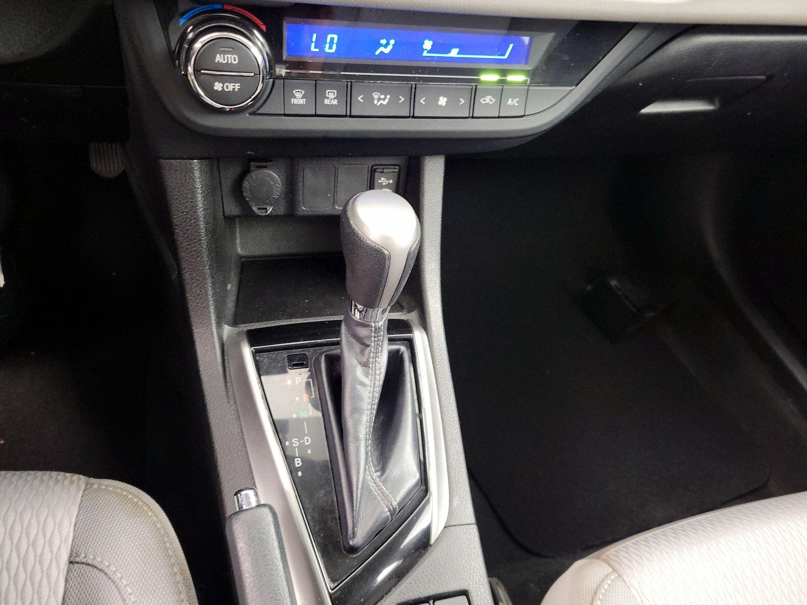 2014 Toyota Corolla LE Eco Plus - Photo 18