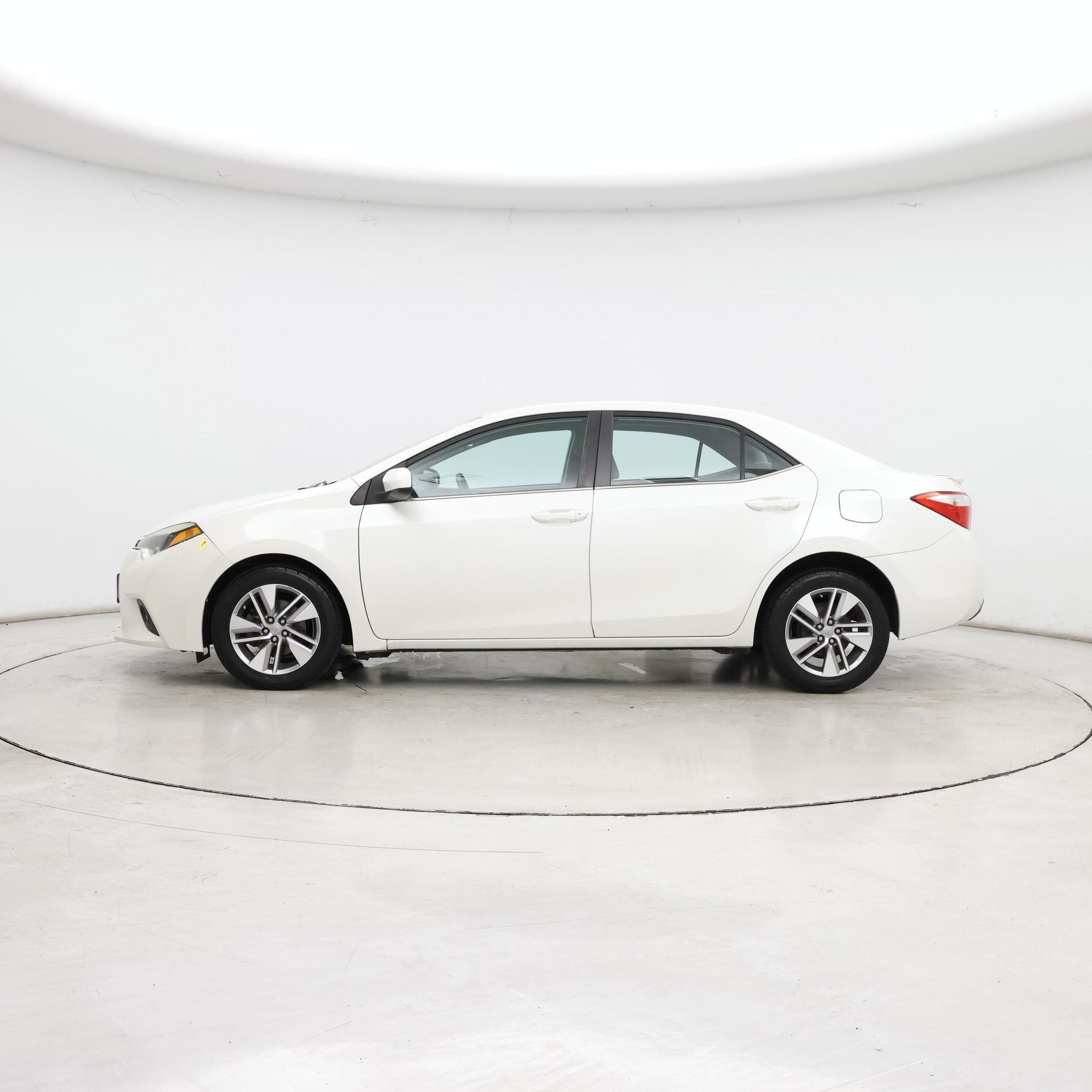 Thumbnail: 2014 Toyota Corolla - 3