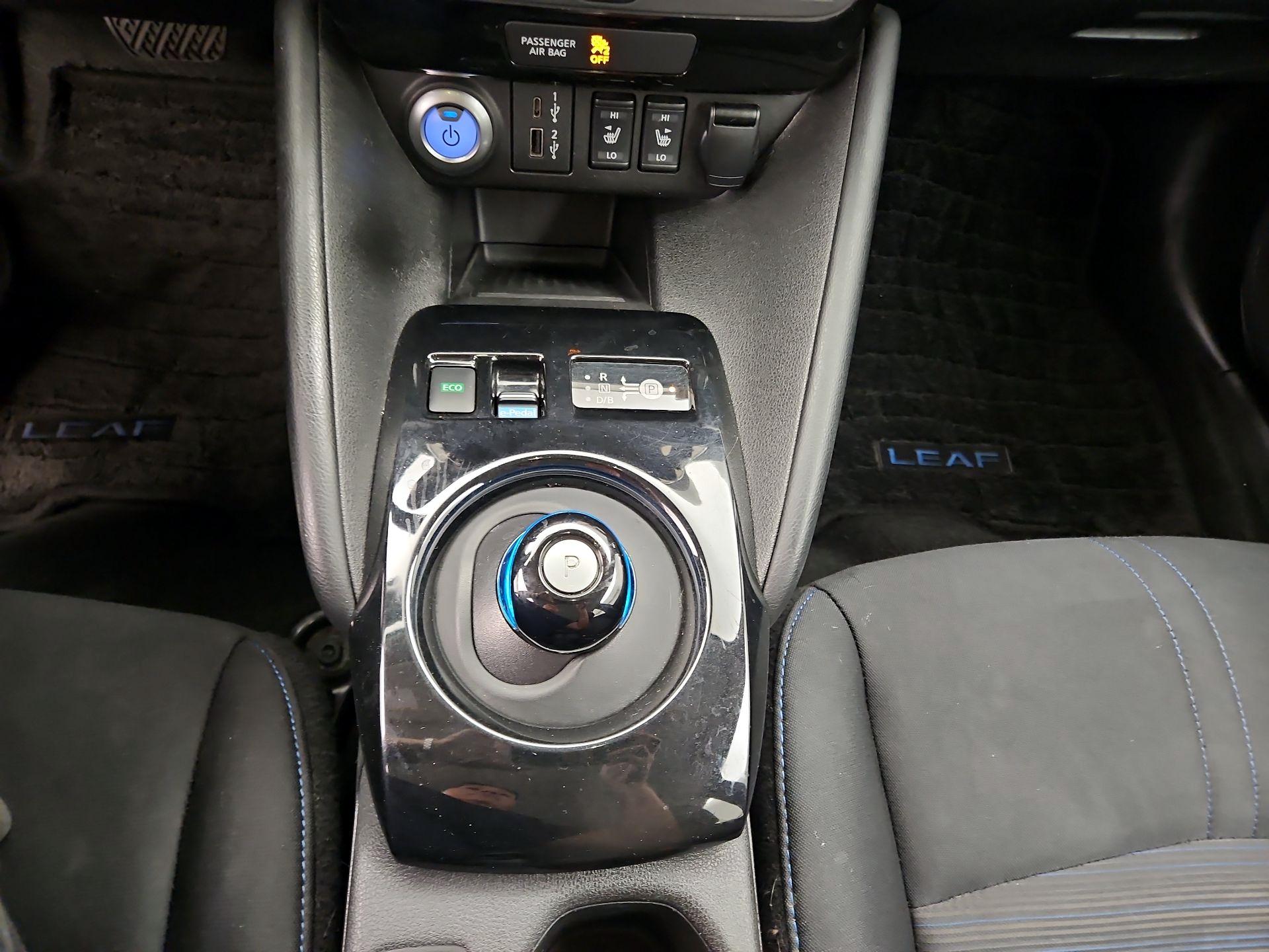 Thumbnail: 2021 Nissan Leaf - 17