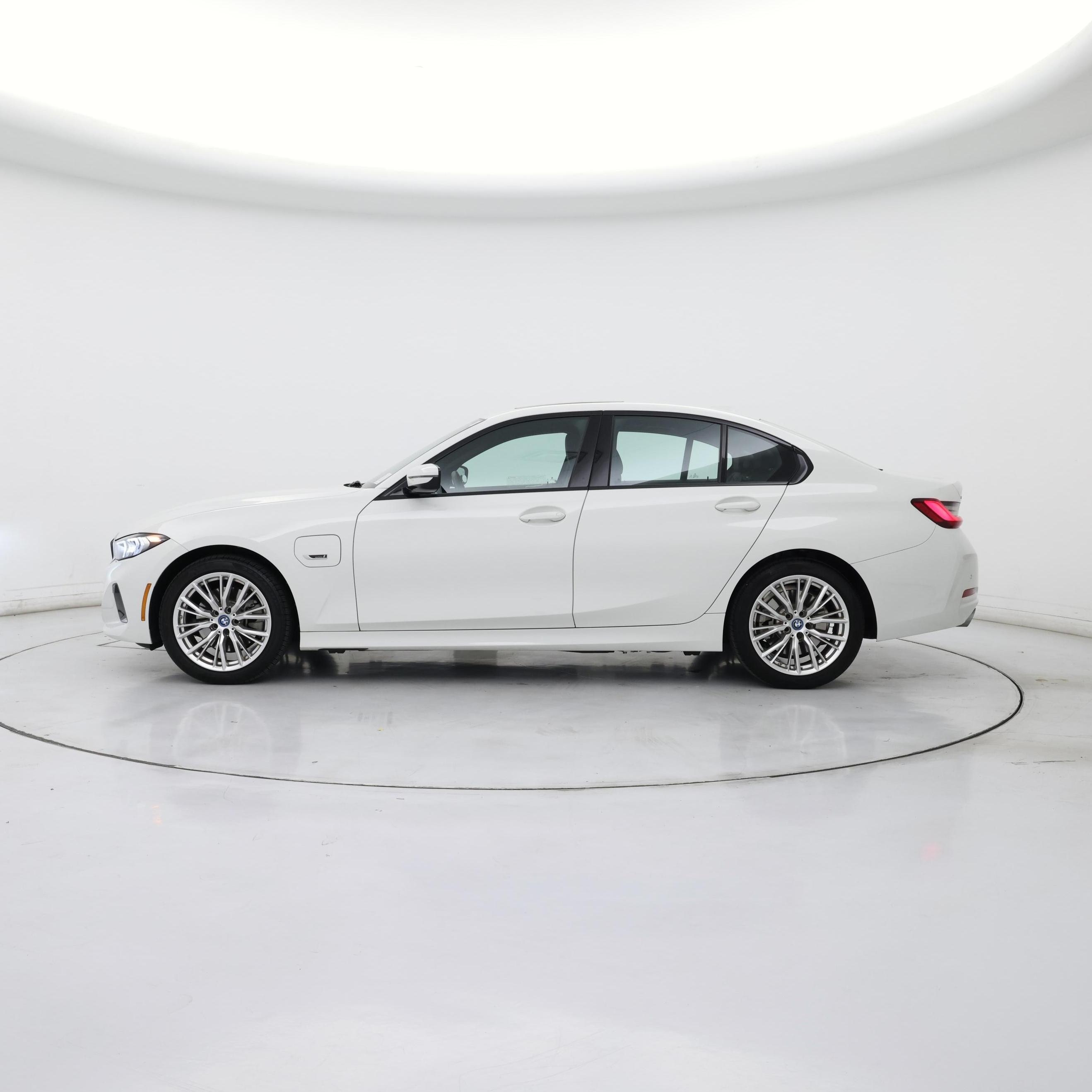 Thumbnail: 2023 BMW 3 Series - 3
