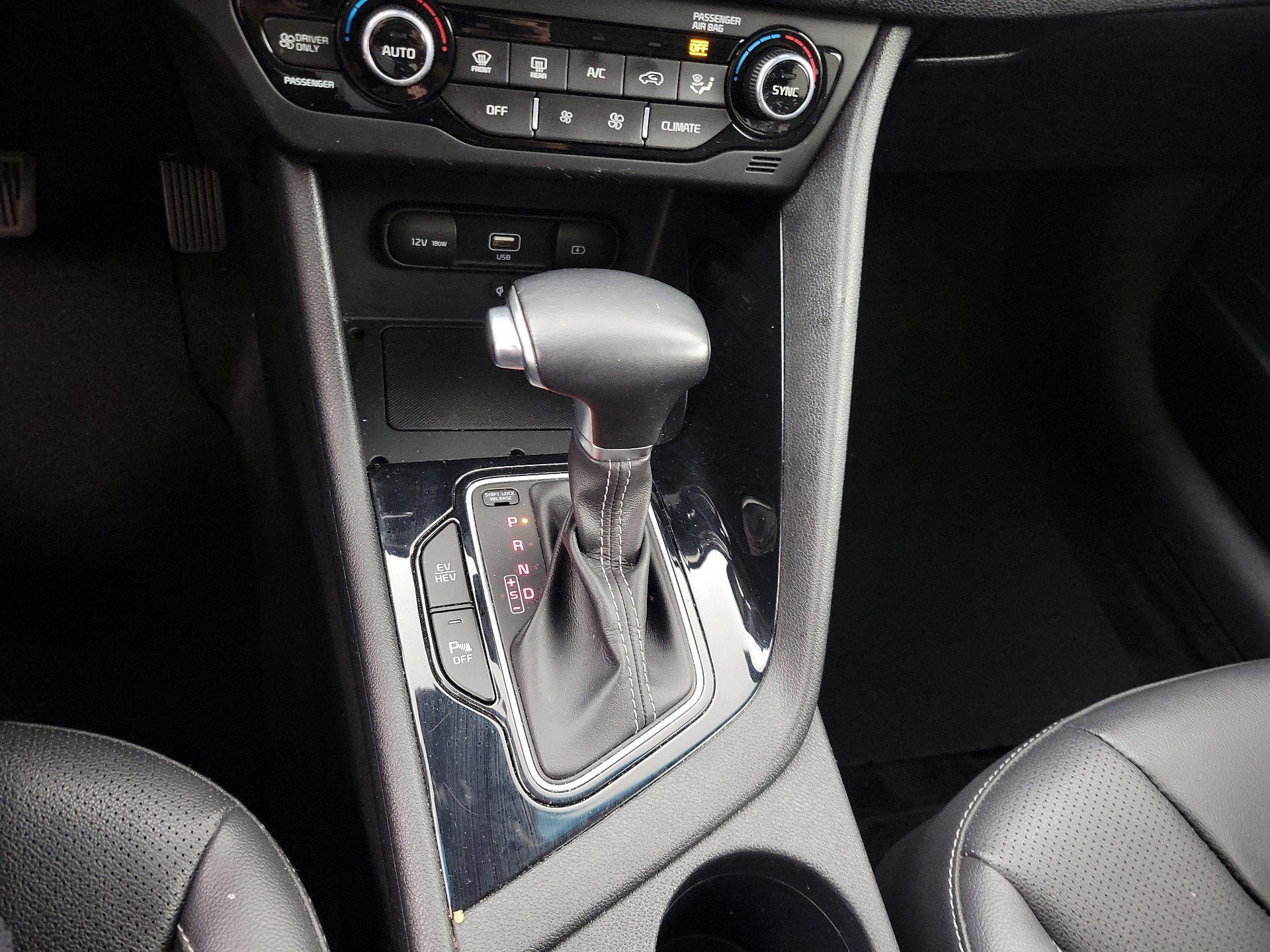 Thumbnail: 2020 Kia Niro - 18