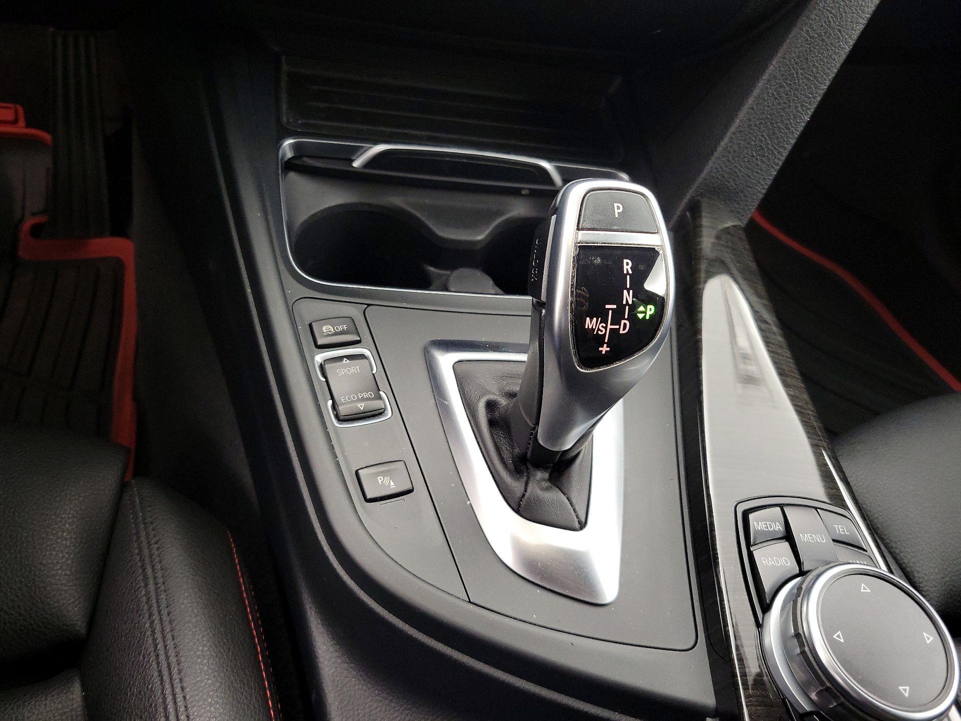 Thumbnail: 2016 BMW 3 Series - 18