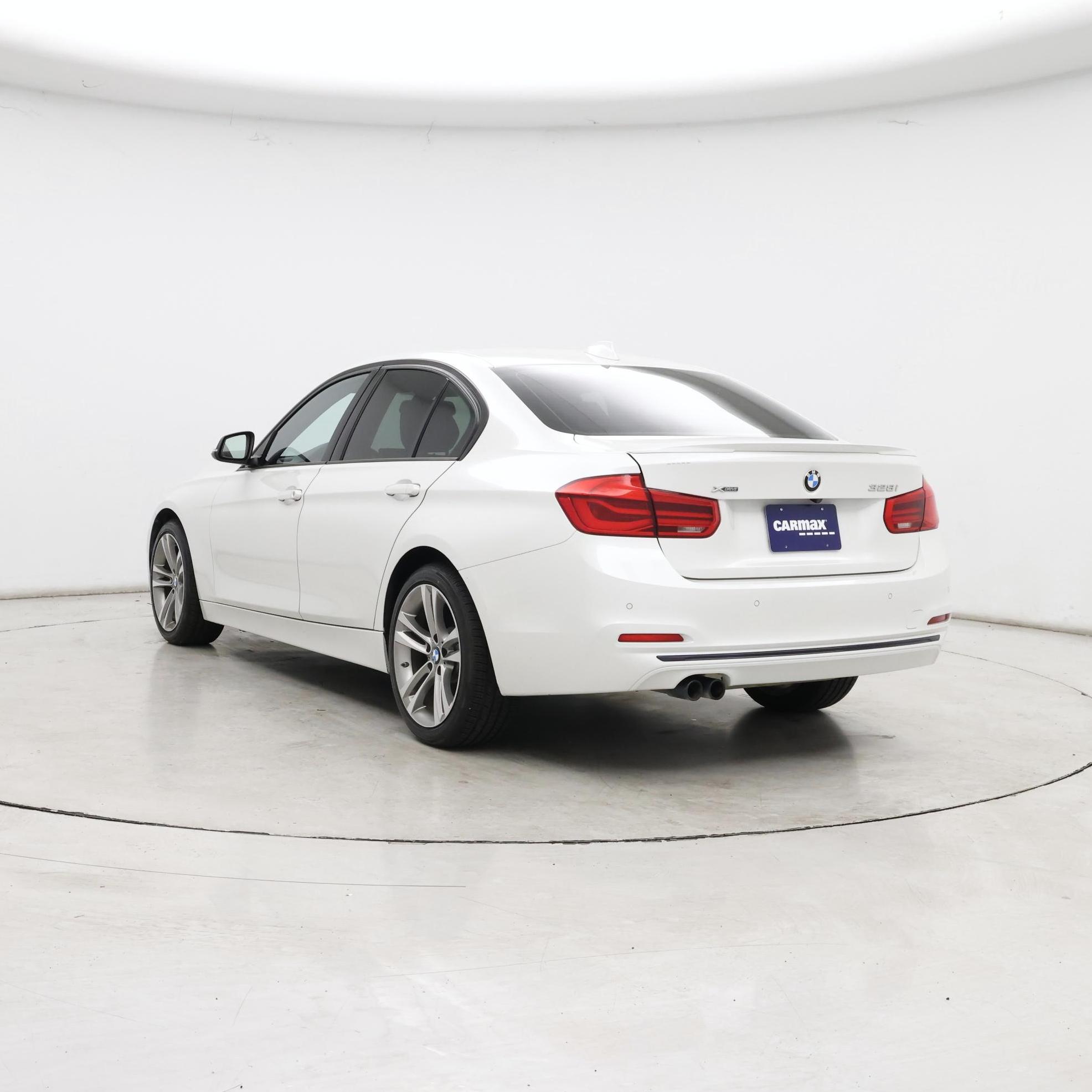 Thumbnail: 2016 BMW 3 Series - 2