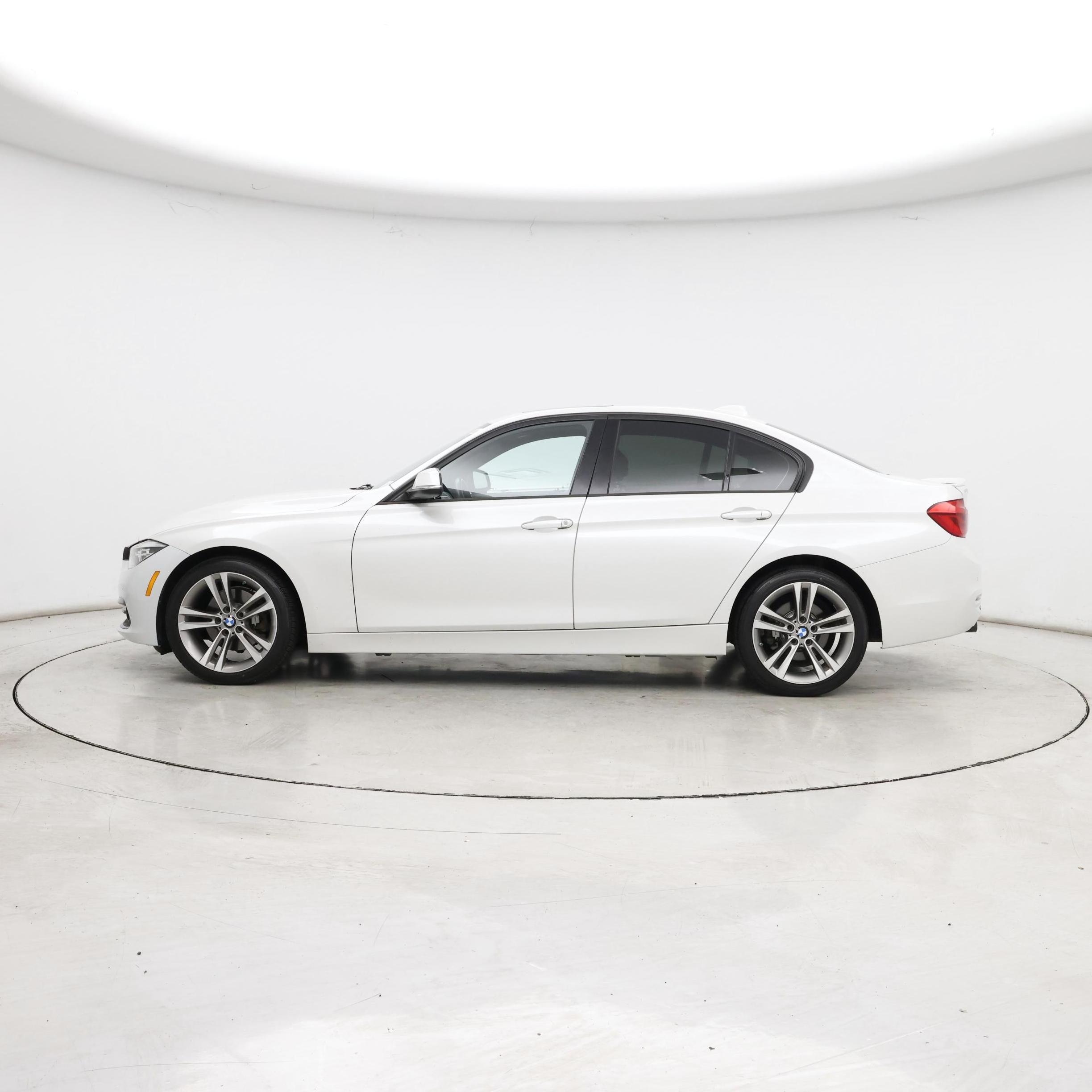 Thumbnail: 2016 BMW 3 Series - 3