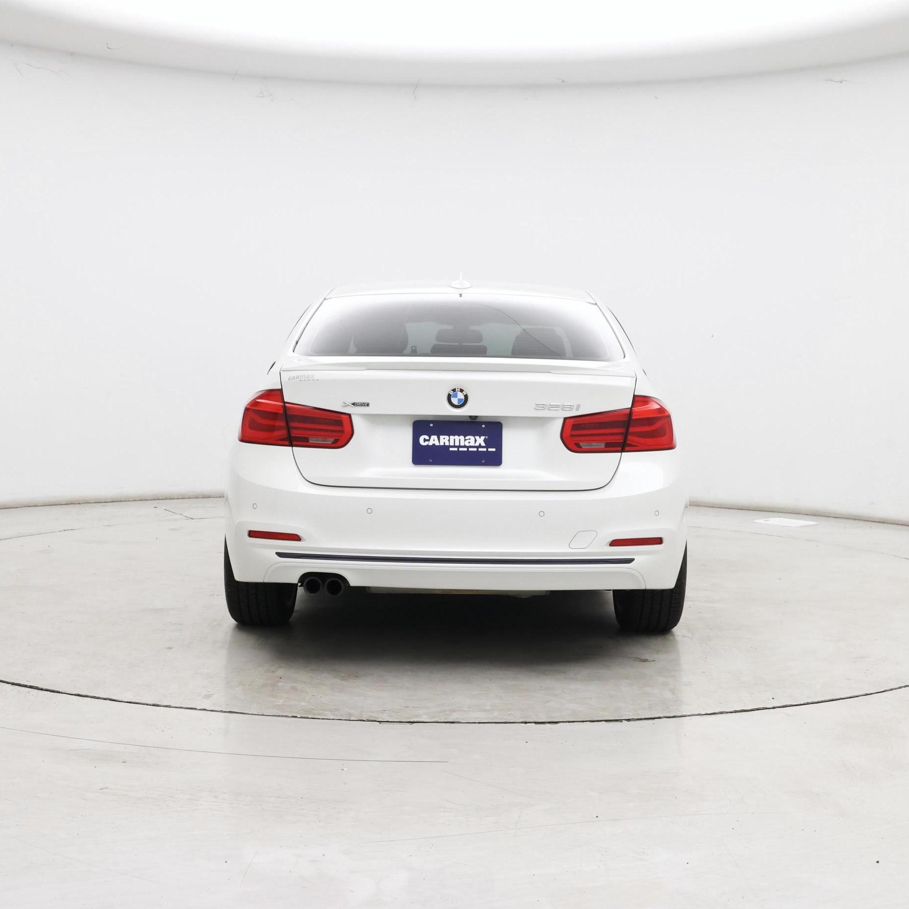 Thumbnail: 2016 BMW 3 Series - 6