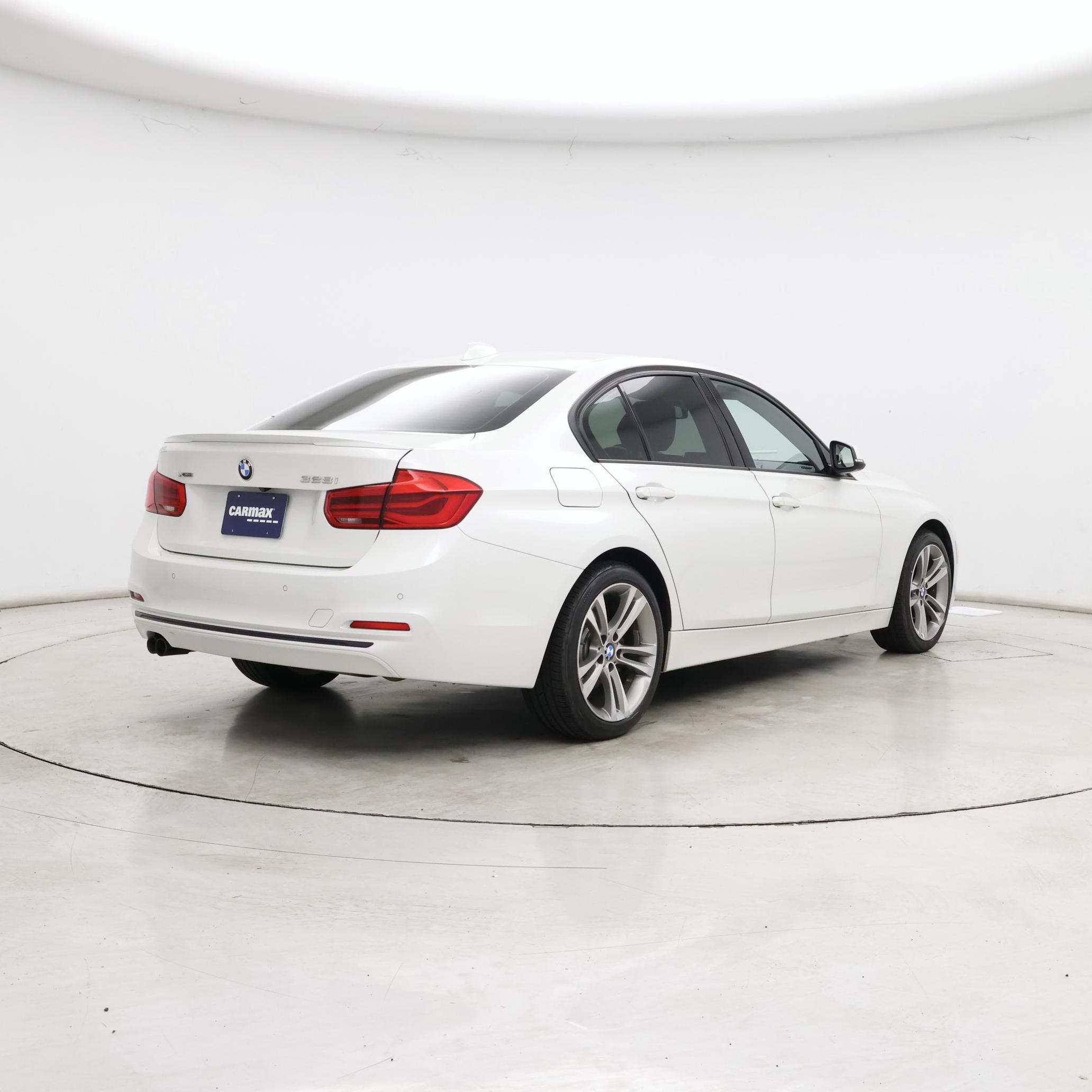 Thumbnail: 2016 BMW 3 Series - 8