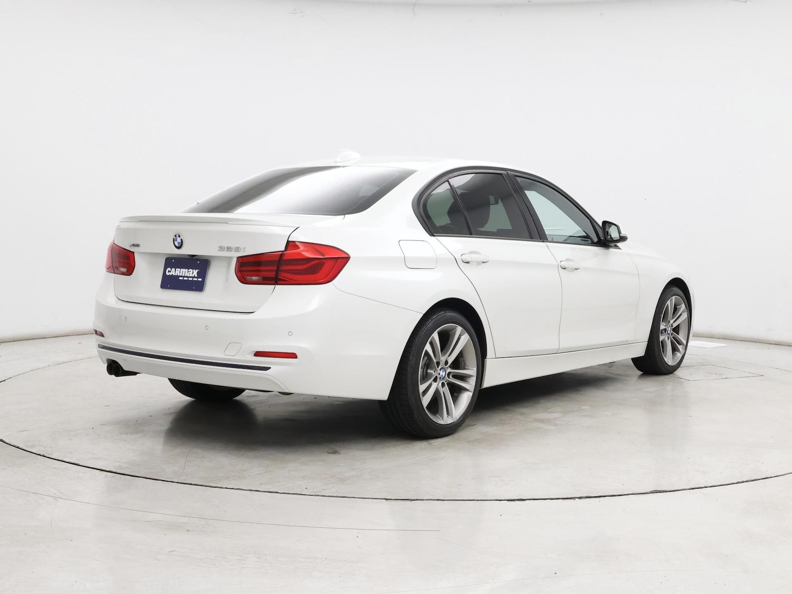 2016 BMW 3 Series 328i - Photo 9