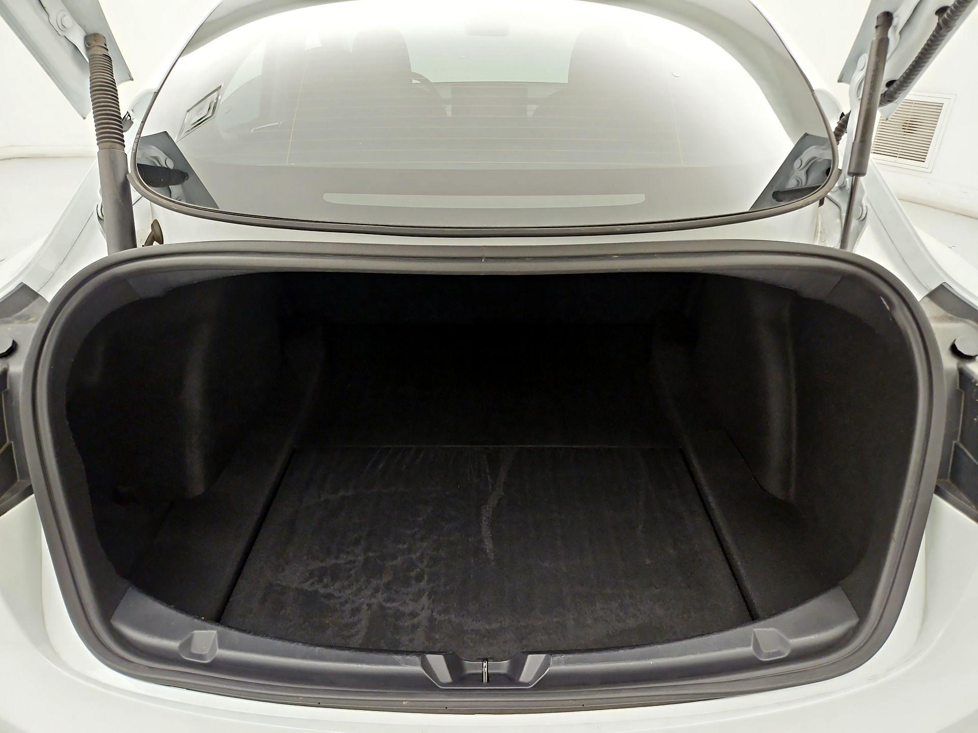 Thumbnail: 2022 Tesla Model 3 - 20