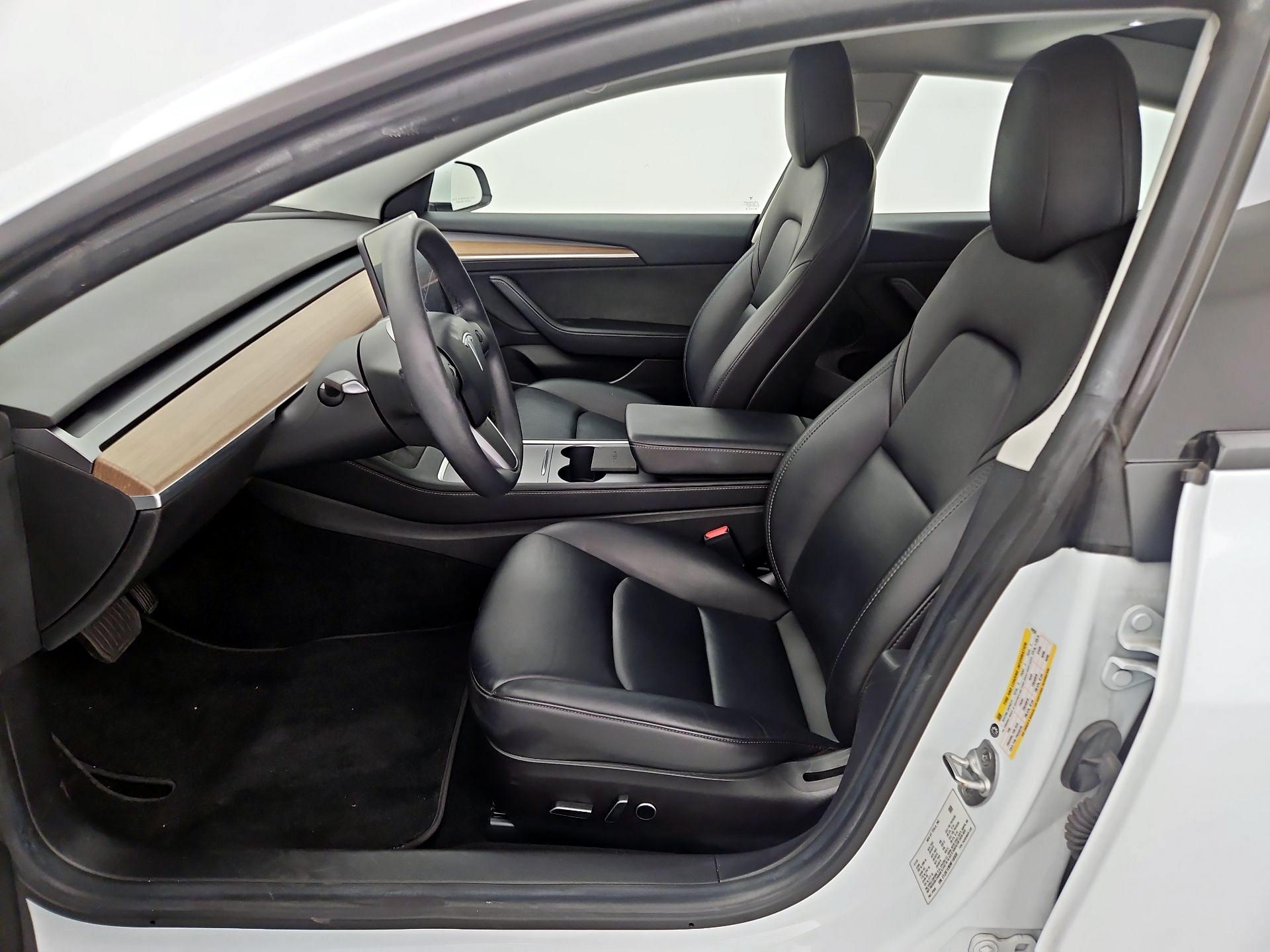 Thumbnail: 2022 Tesla Model 3 - 11