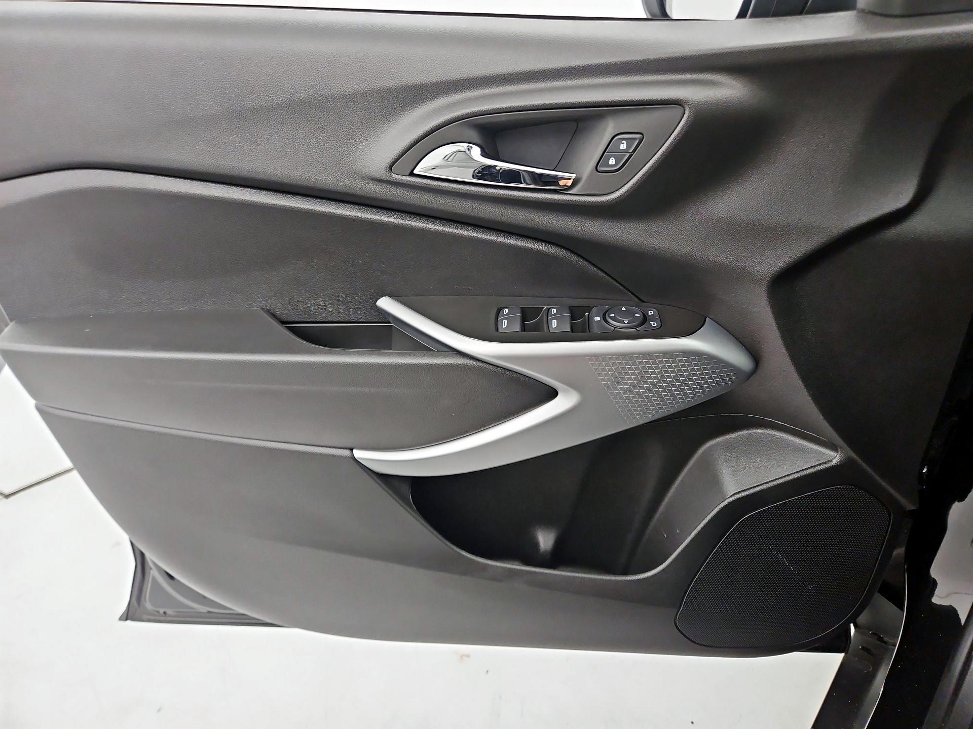 Thumbnail: 2026 Chevrolet Trax - 12