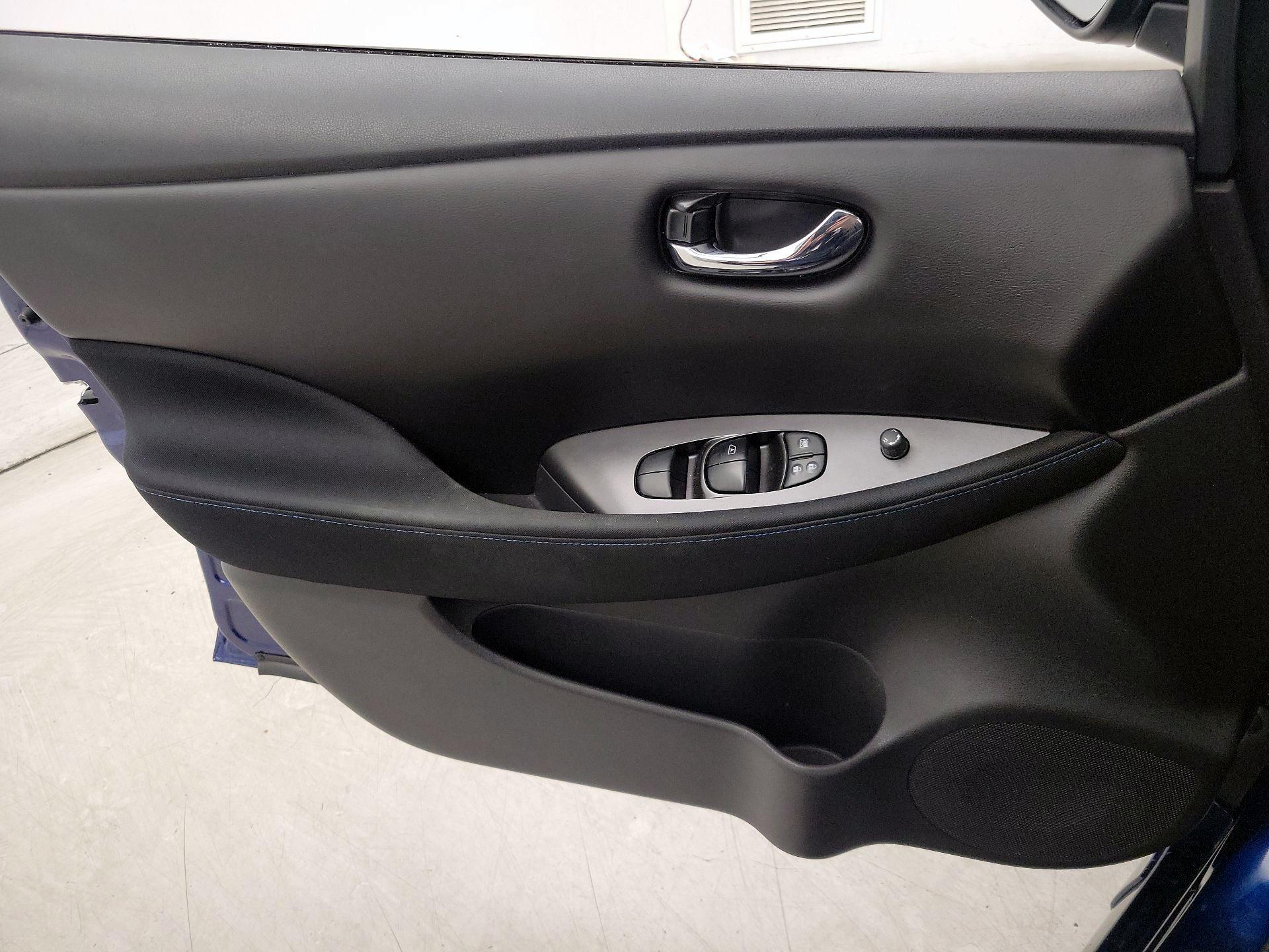 Thumbnail: 2019 Nissan Leaf - 12