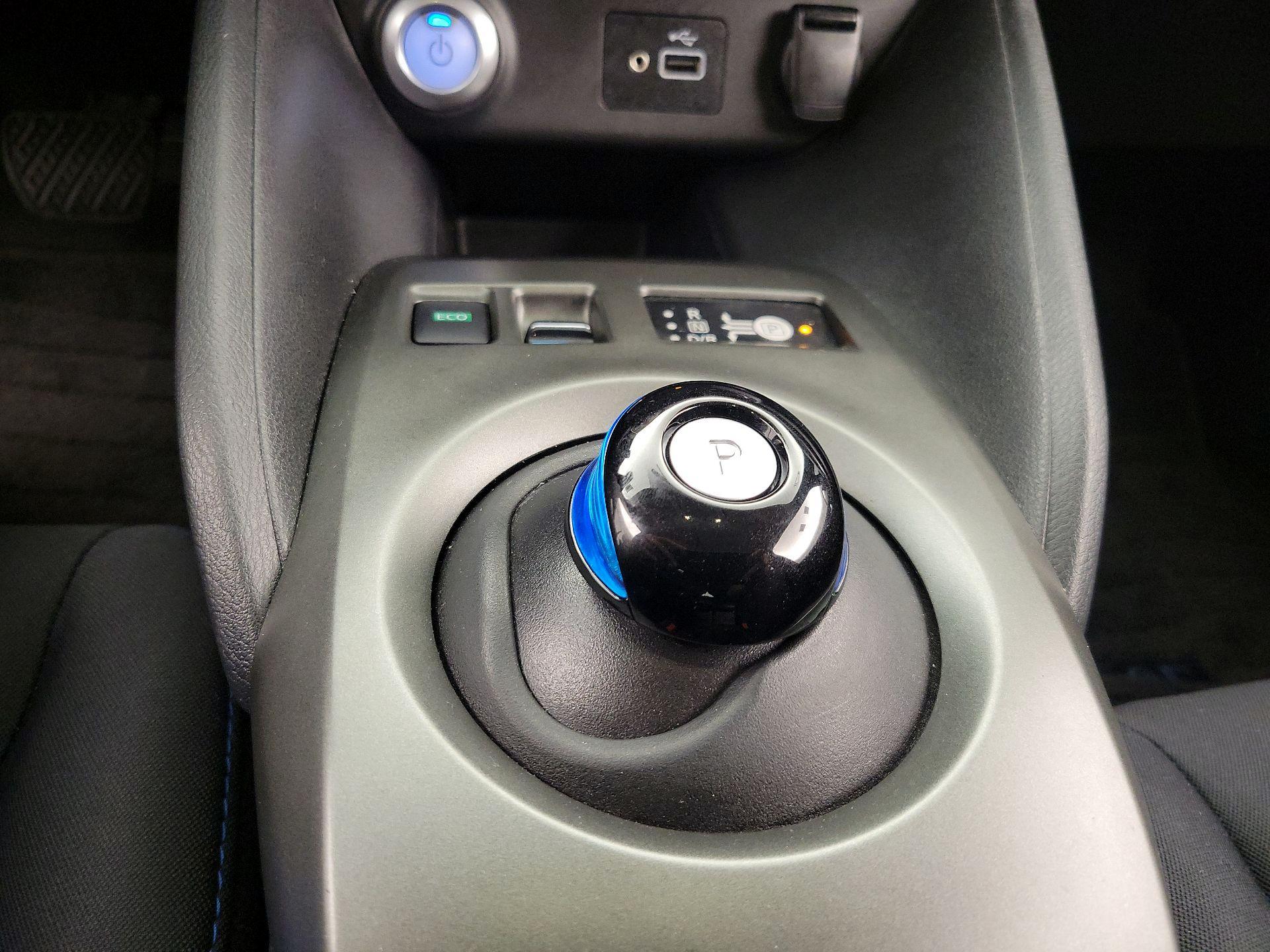 Thumbnail: 2019 Nissan Leaf - 17