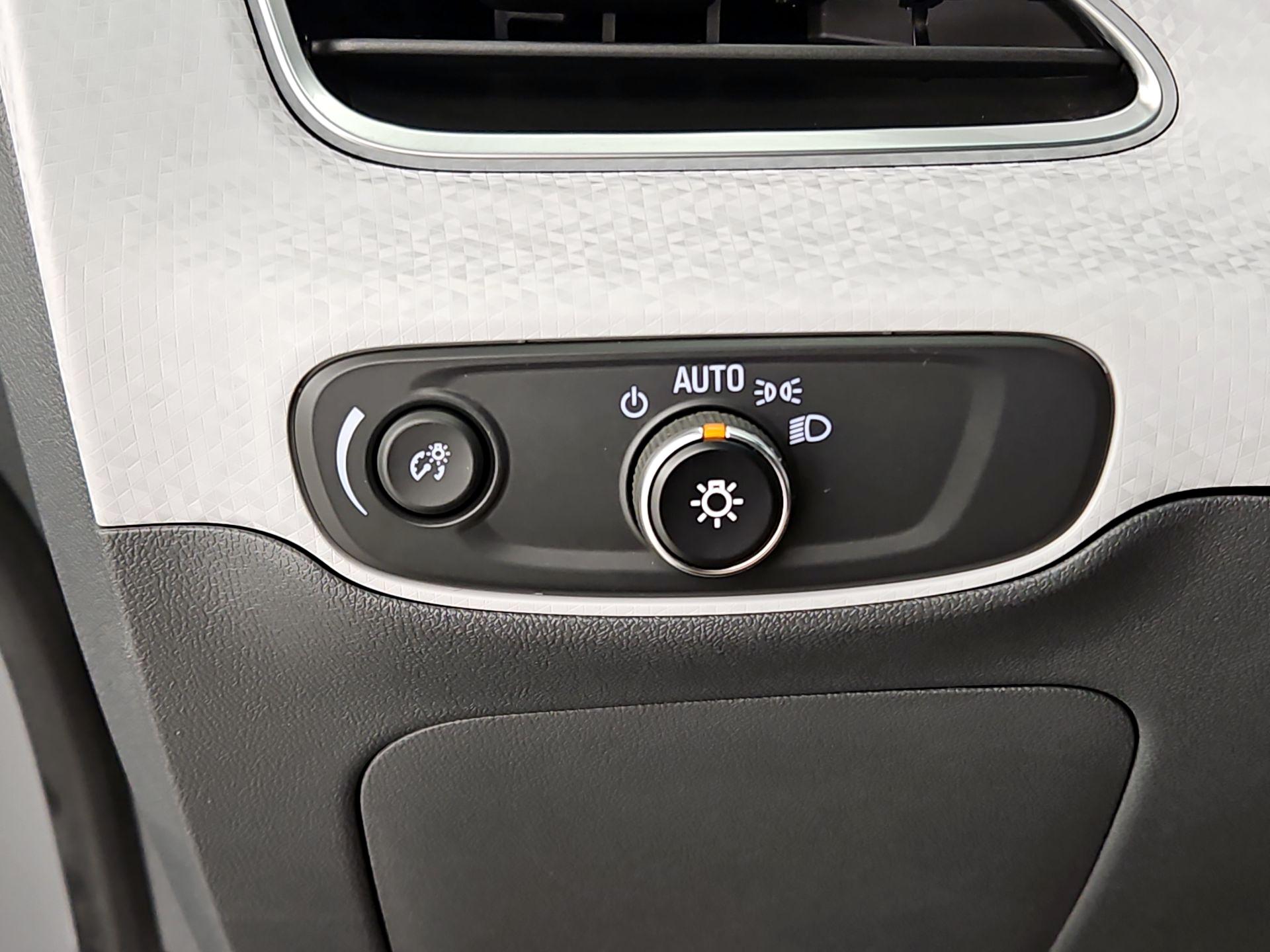 Thumbnail: 2021 Chevrolet Bolt EV - 13