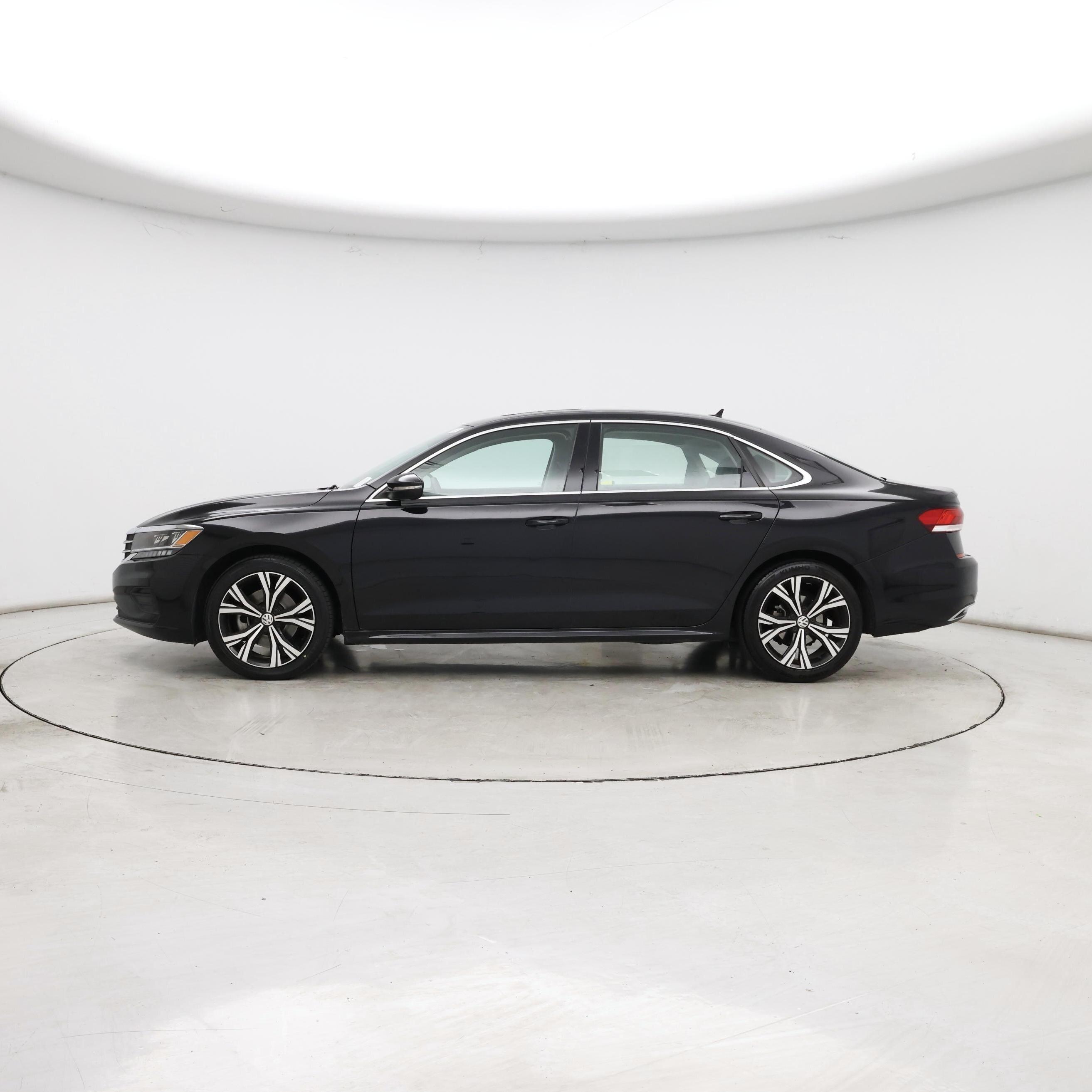 Thumbnail: 2021 Volkswagen Passat - 3