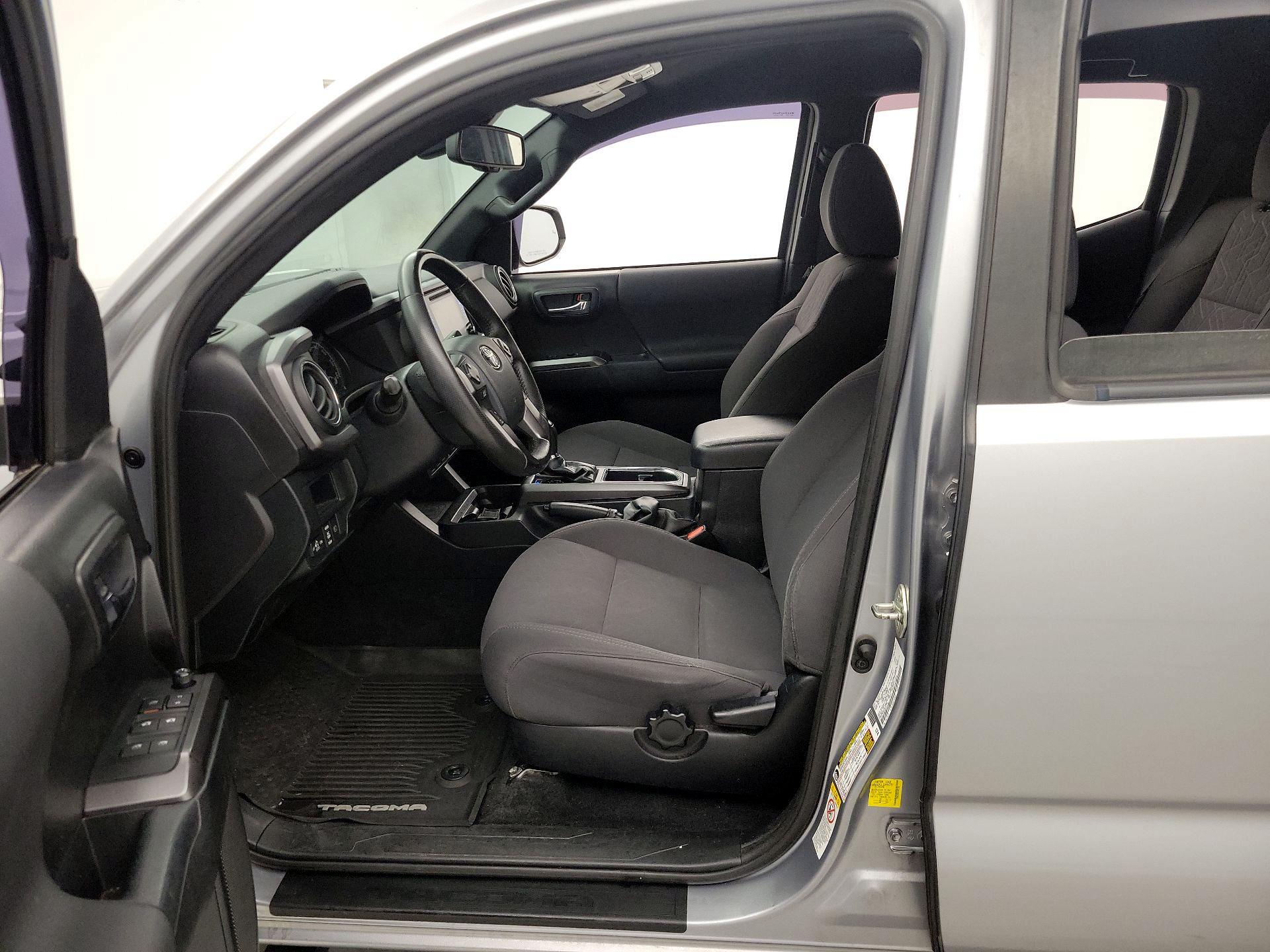 Thumbnail: 2019 Toyota Tacoma - 11