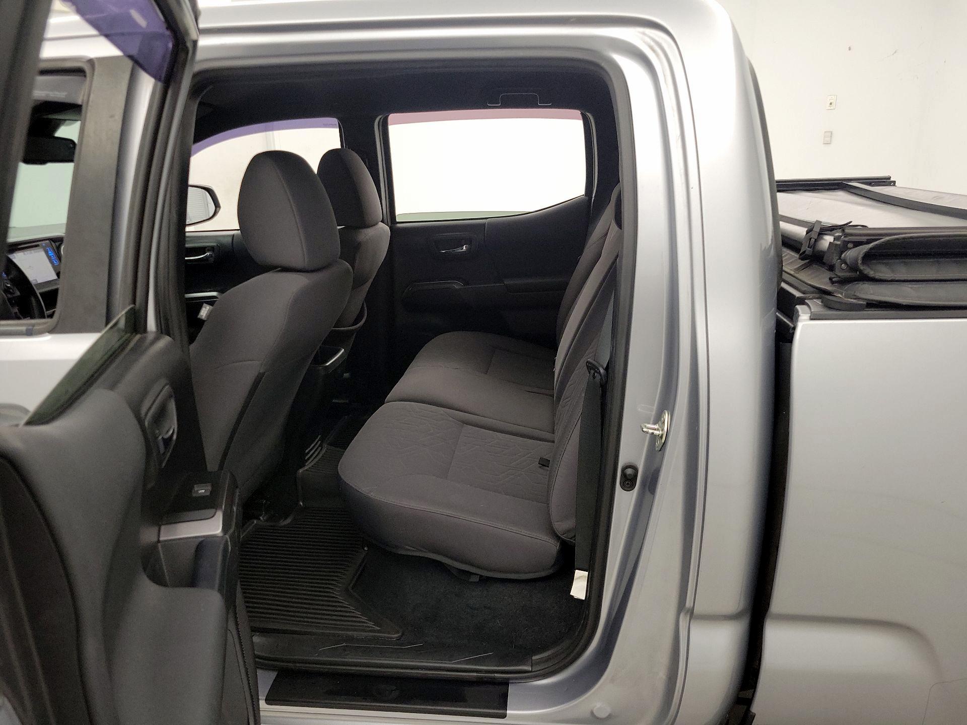 Thumbnail: 2019 Toyota Tacoma - 20
