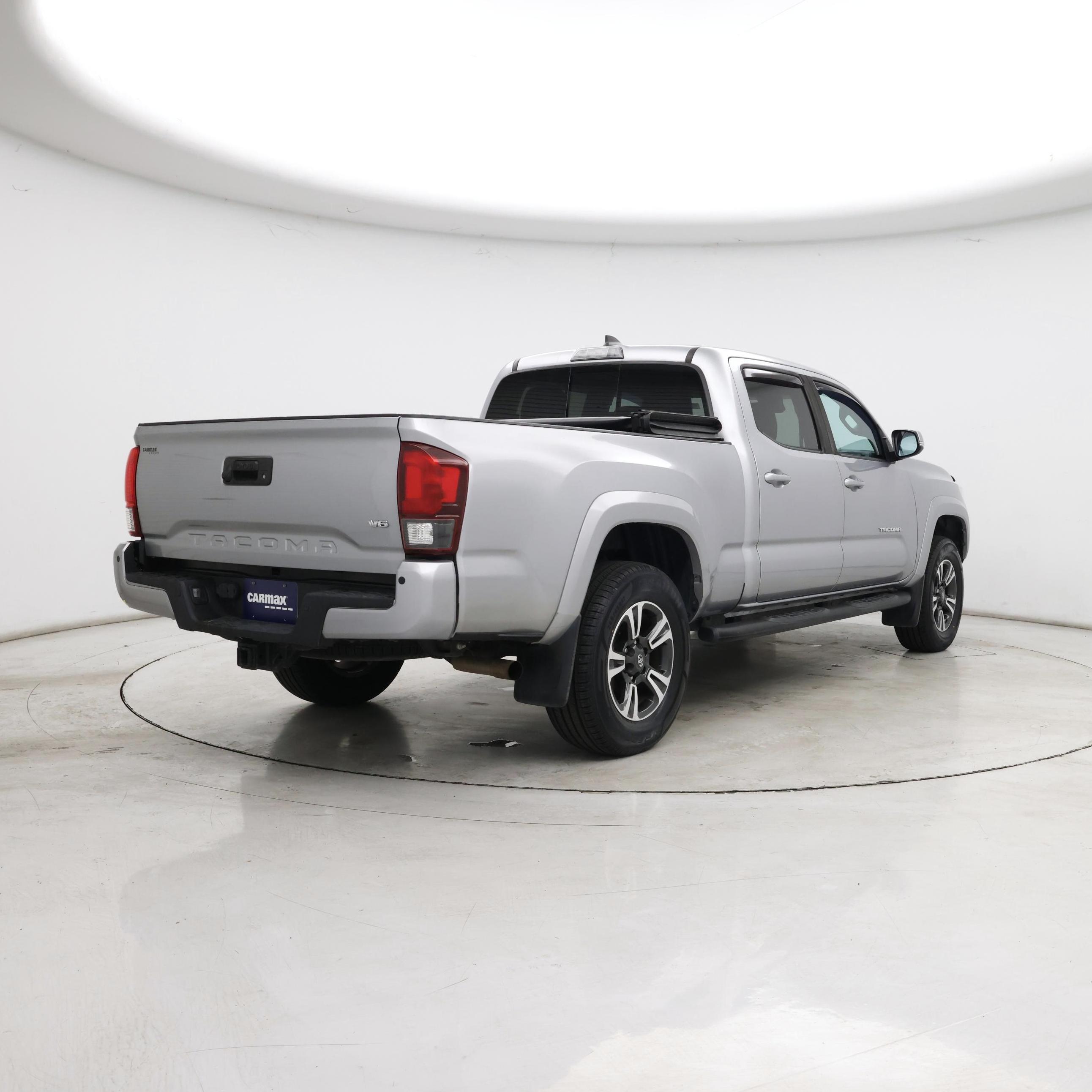 Thumbnail: 2019 Toyota Tacoma - 8
