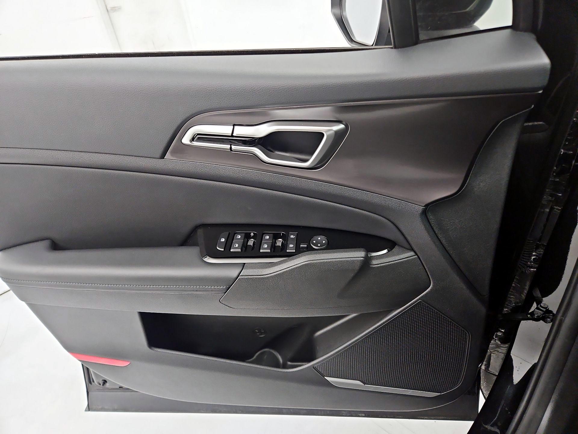 Thumbnail: 2023 Kia Sportage - 12