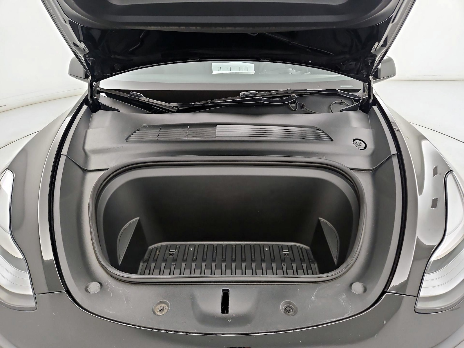 2021 Tesla Model Y Standard Range - Photo 23