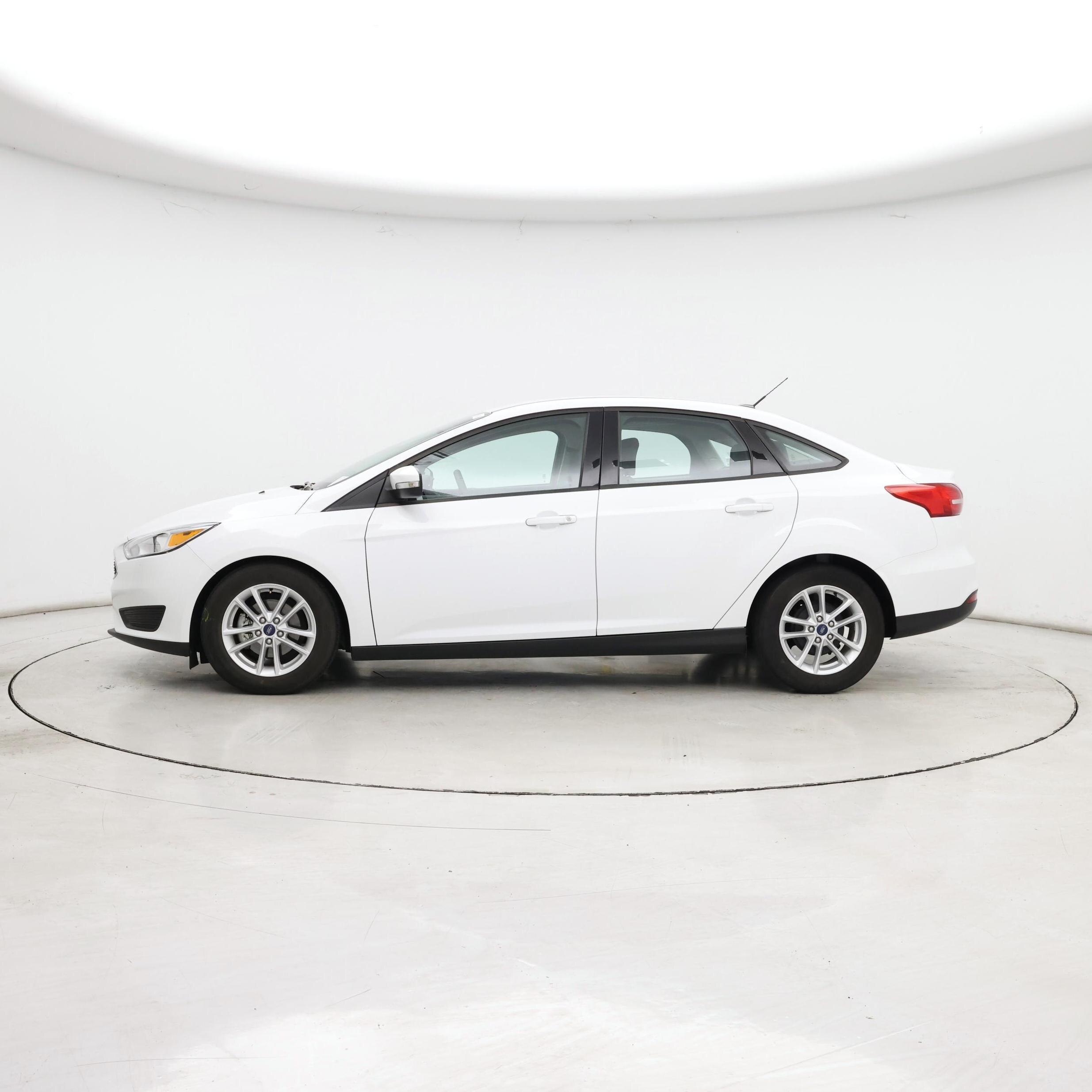 Thumbnail: 2017 Ford Focus - 3